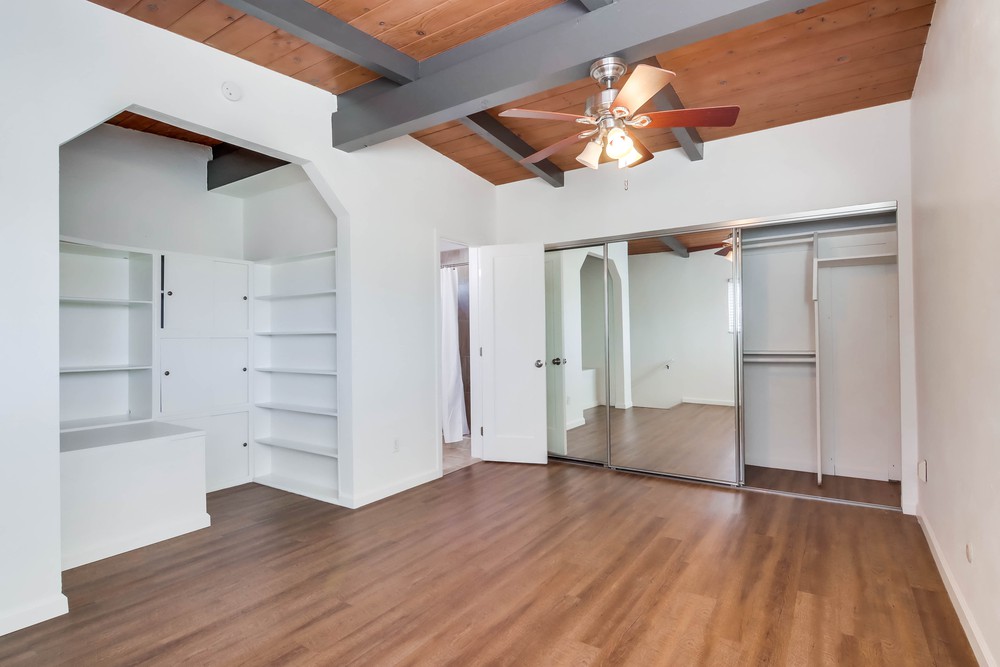 Virtual tour photo 29 of 45 for 4573 Narragansett Ave