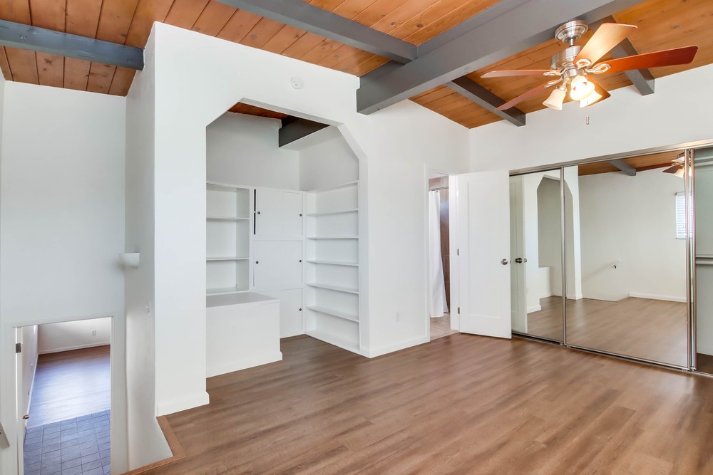 Virtual tour photo 30 of 45 for 4573 Narragansett Ave