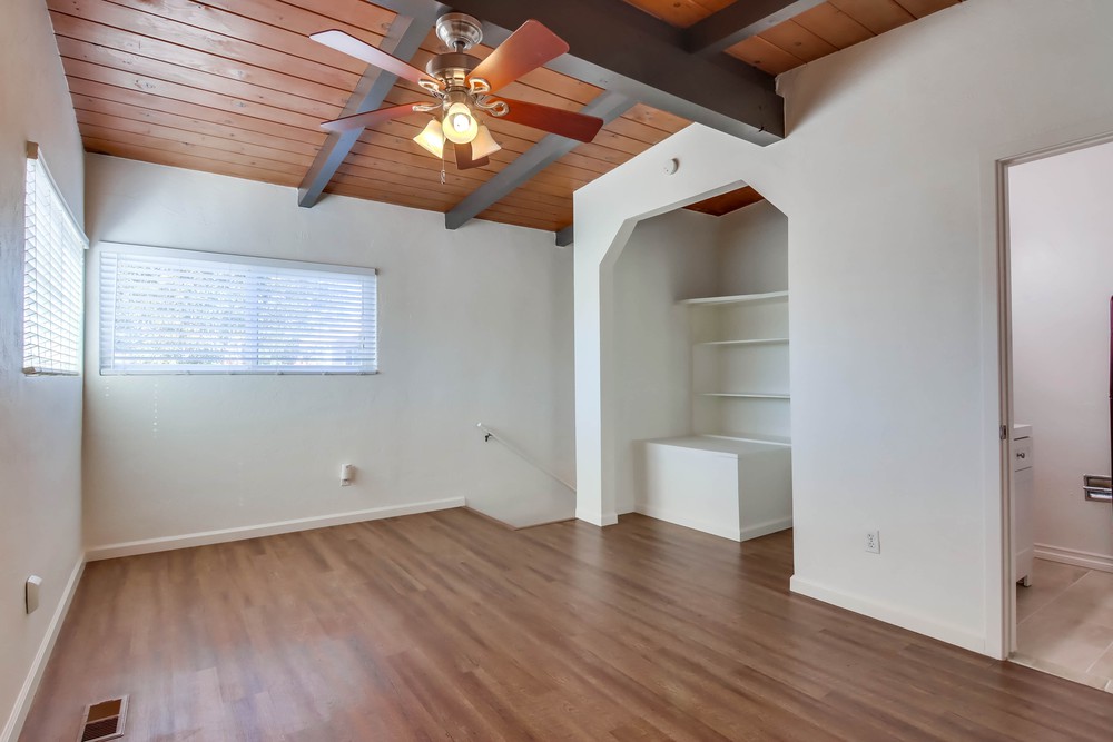 Virtual tour photo 32 of 45 for 4573 Narragansett Ave