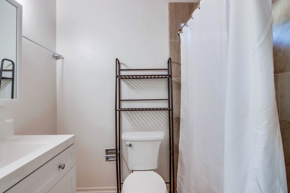 Virtual tour photo 33 of 45 for 4573 Narragansett Ave