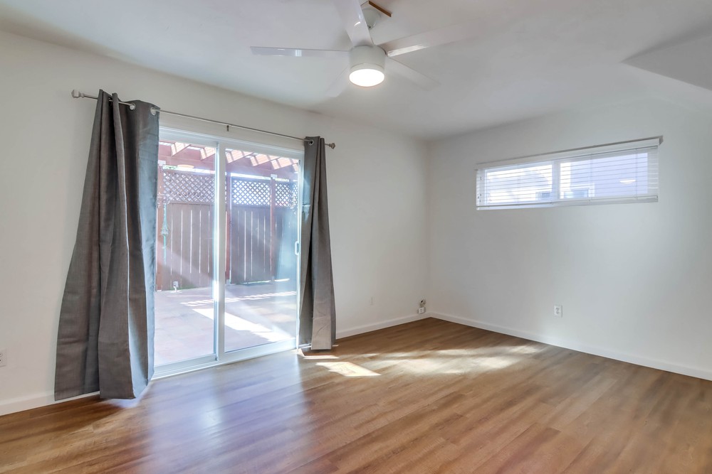 Virtual tour photo 37 of 45 for 4573 Narragansett Ave