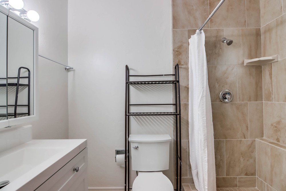 Virtual tour photo 40 of 45 for 4573 Narragansett Ave