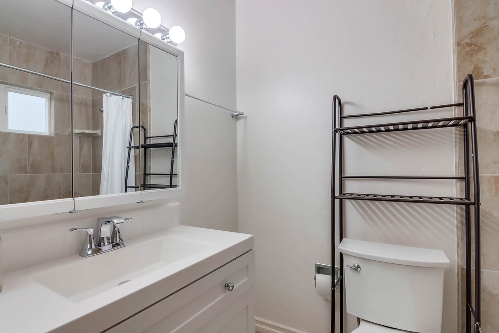 Virtual tour photo 41 of 45 for 4573 Narragansett Ave