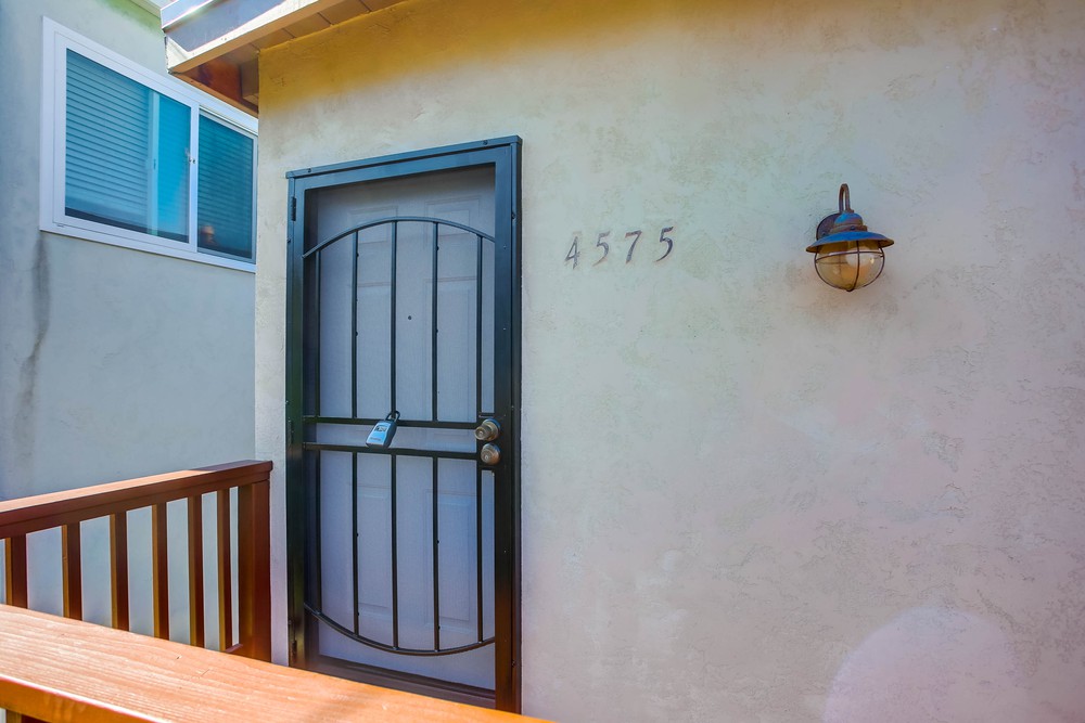 Virtual tour photo 4 of 31 for 4575 Narragansett Ave