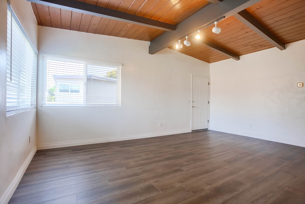 Virtual tour photo 10 of 31 for 4575 Narragansett Ave