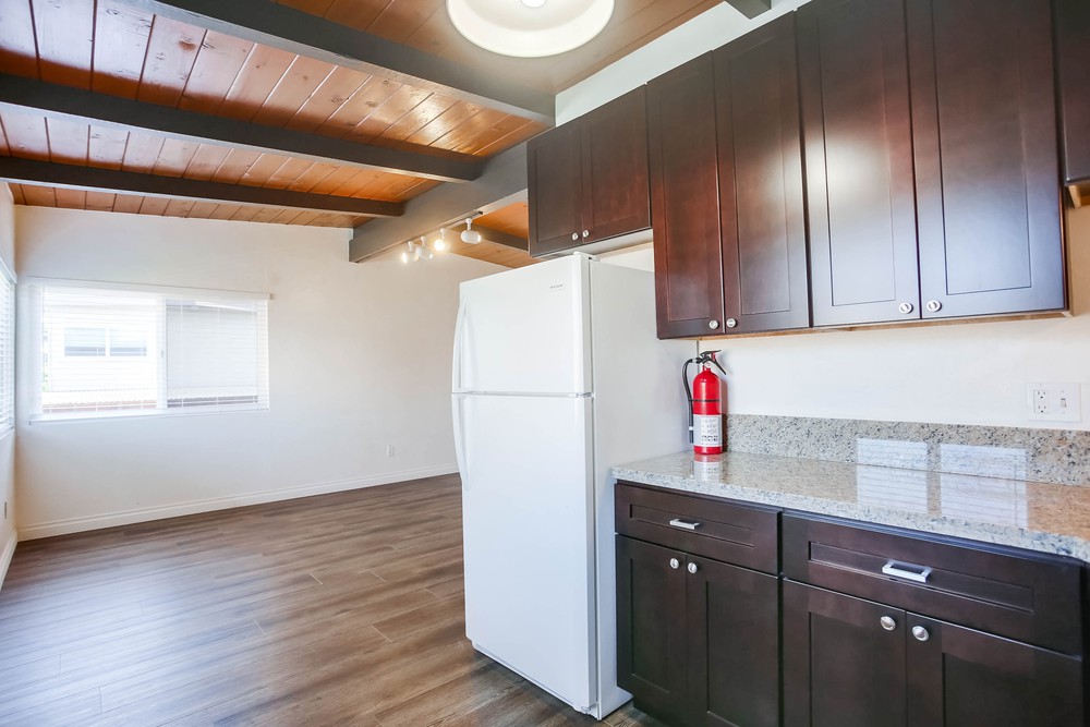 Virtual tour photo 16 of 31 for 4575 Narragansett Ave