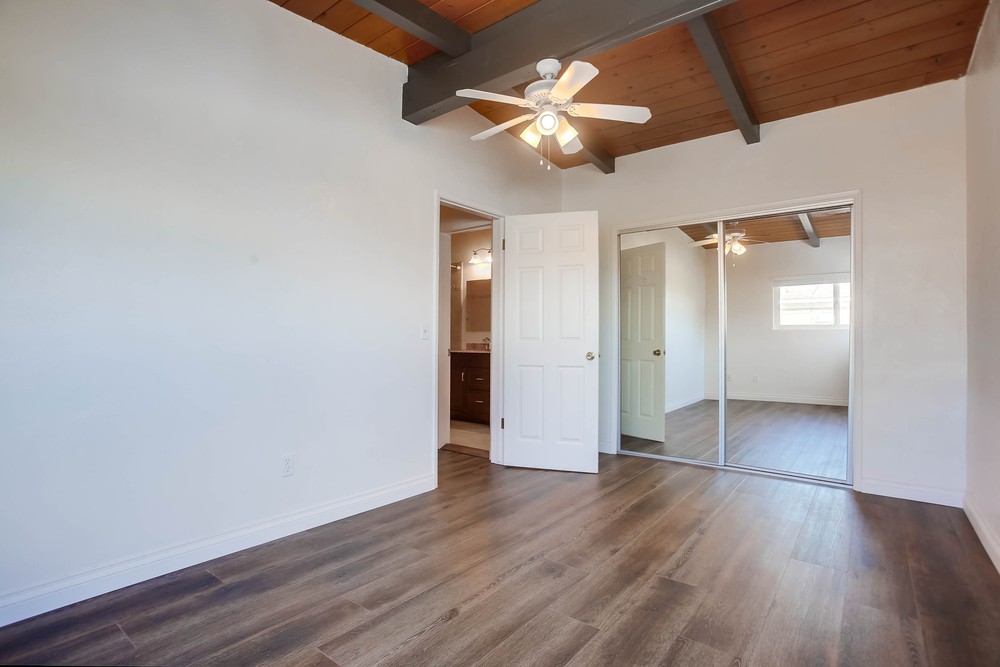 Virtual tour photo 24 of 31 for 4575 Narragansett Ave