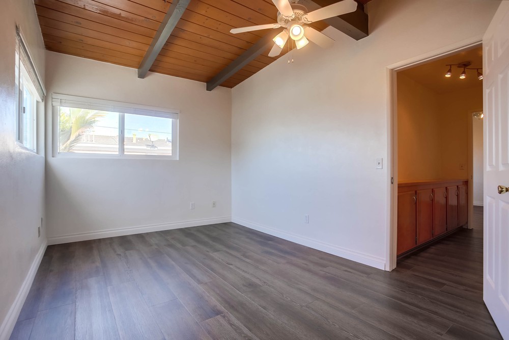 Virtual tour photo 25 of 31 for 4575 Narragansett Ave