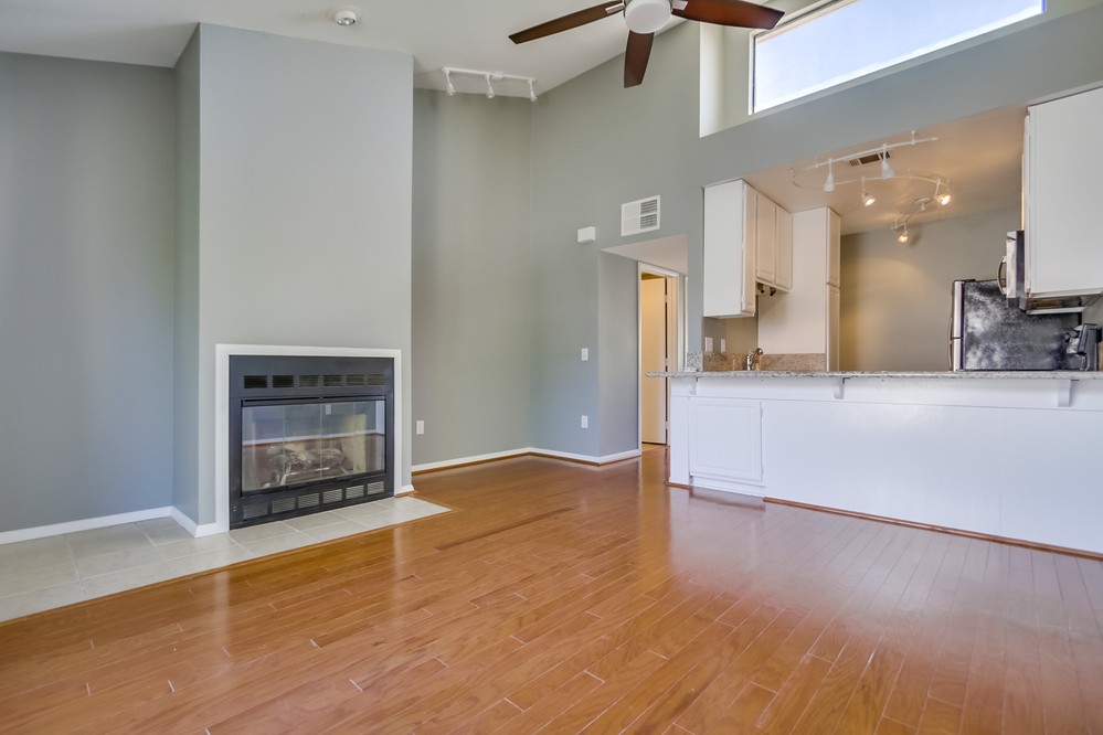 Virtual tour photo 8 of 19 for 4576 Hawley Boulevard #5