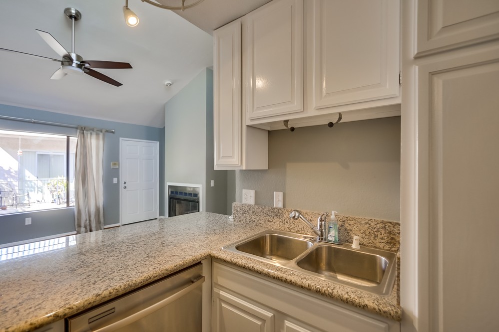 Virtual tour photo 14 of 19 for 4576 Hawley Boulevard #5