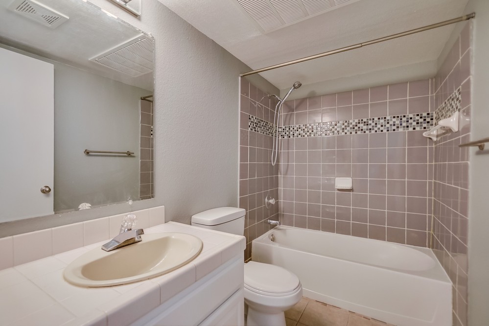 Virtual tour photo 19 of 19 for 4576 Hawley Boulevard #5
