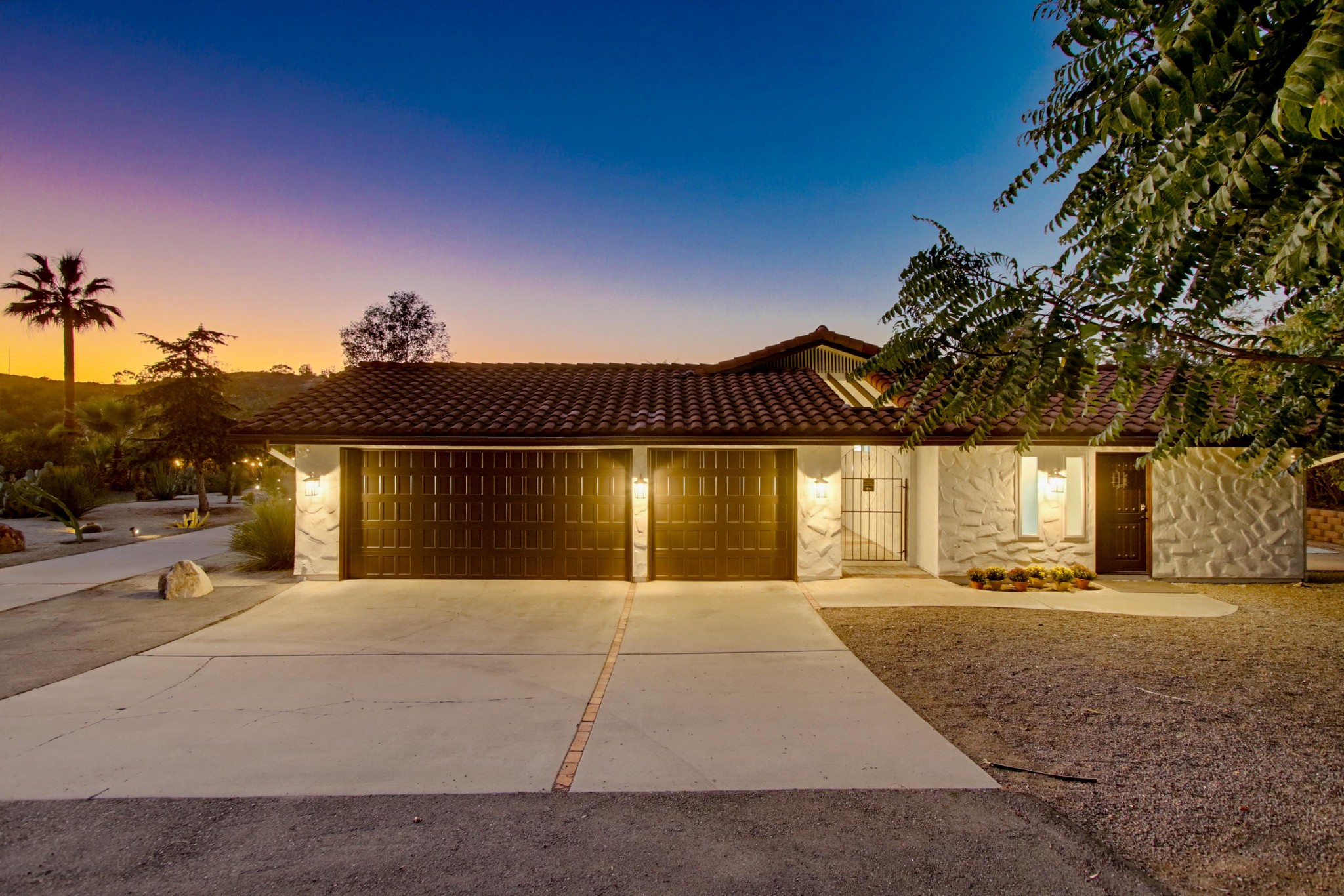 Virtual tour photo 3 of 195 for 4580 El Mirlo