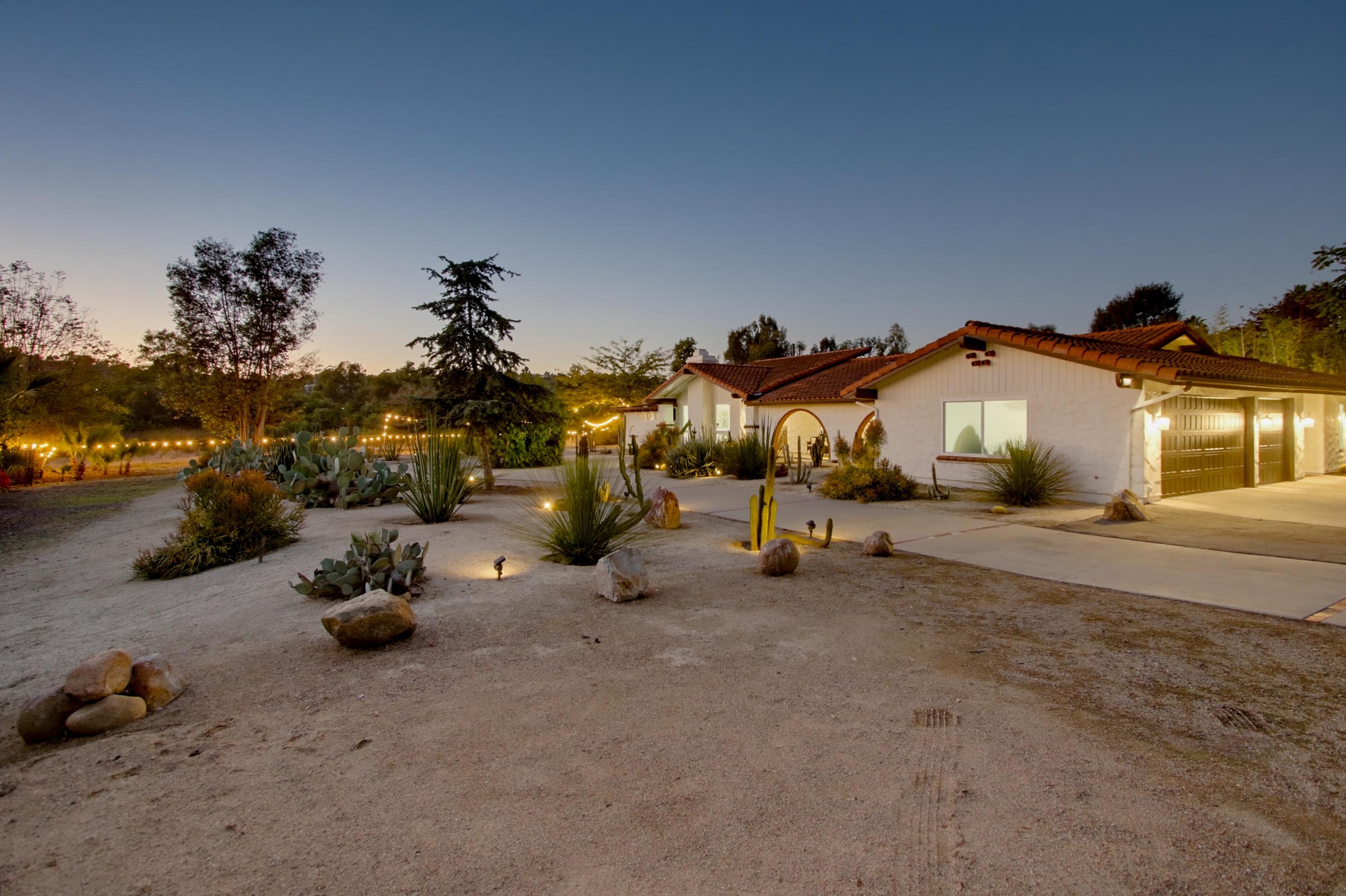 Virtual tour photo 8 of 195 for 4580 El Mirlo