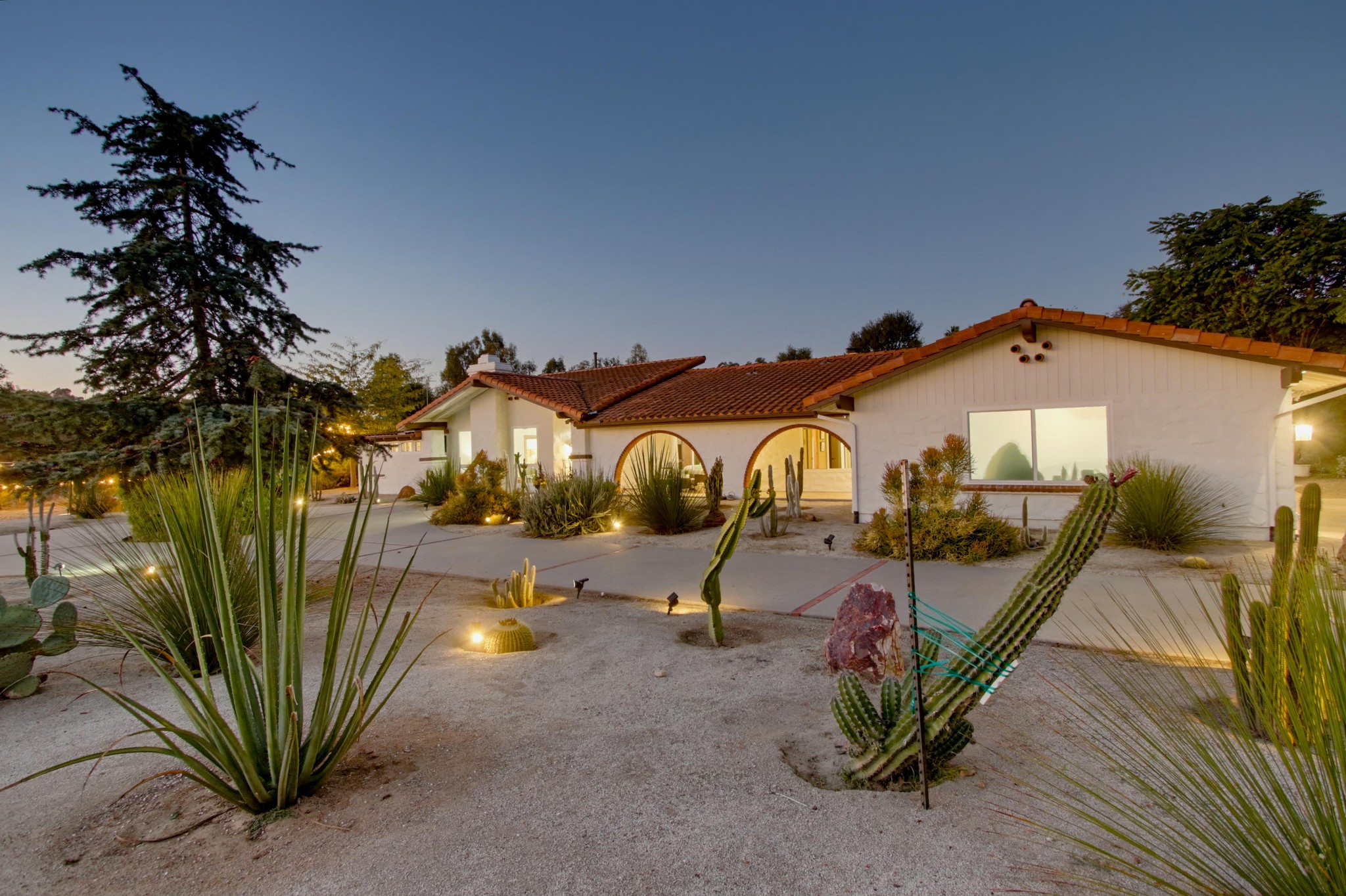 Virtual tour photo 9 of 195 for 4580 El Mirlo