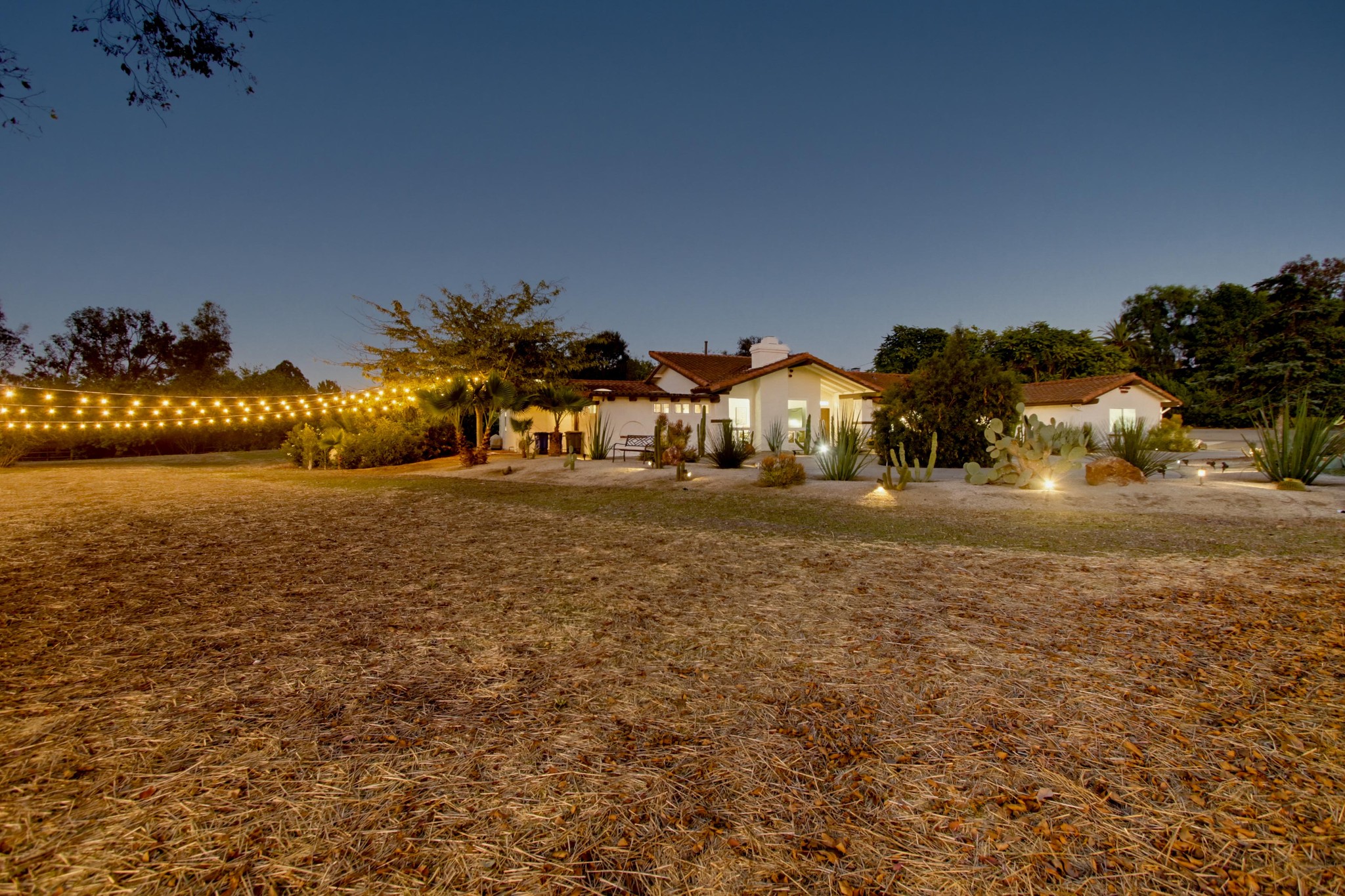 Virtual tour photo 12 of 195 for 4580 El Mirlo