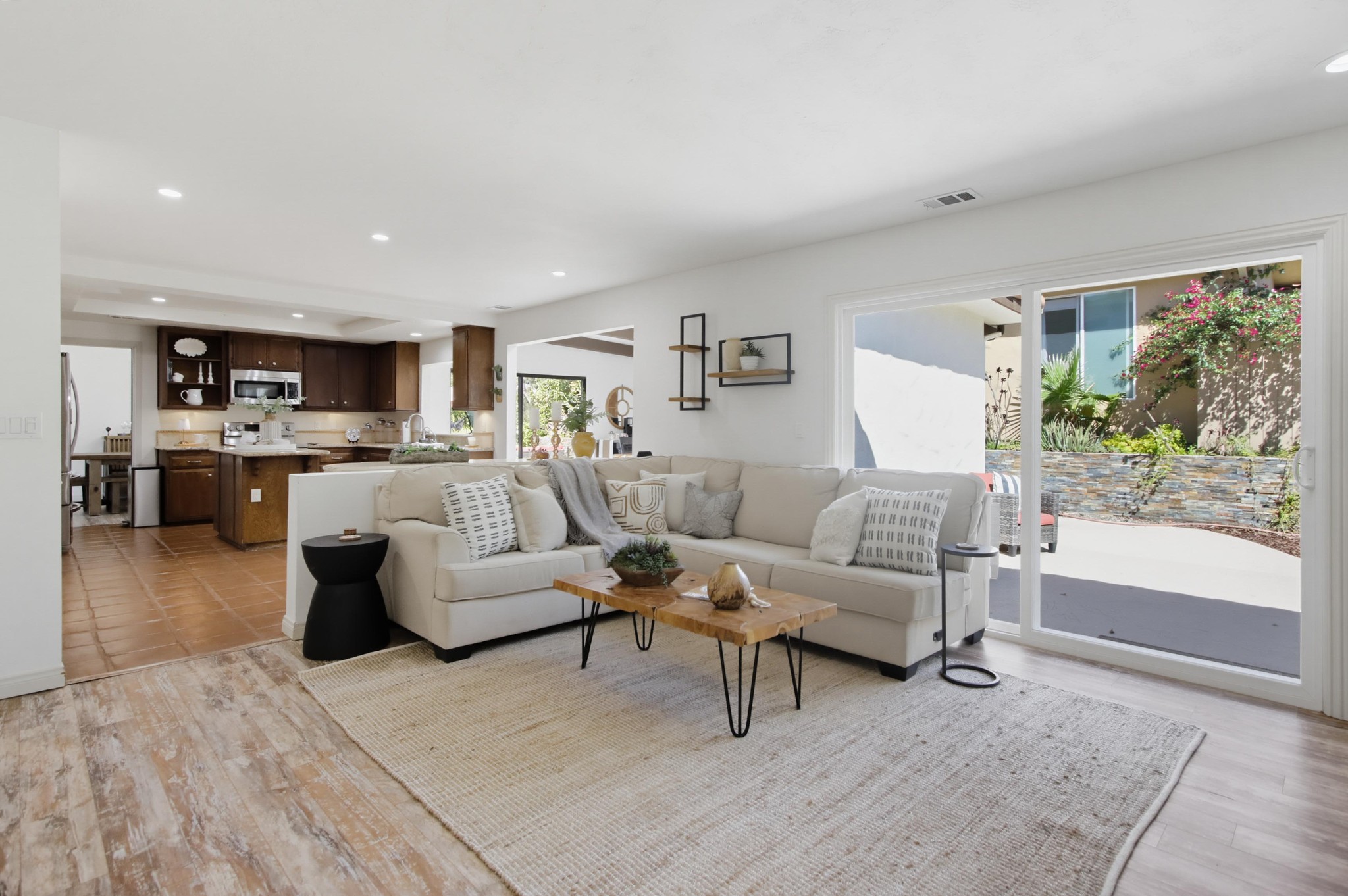 Virtual tour photo 47 of 195 for 4580 El Mirlo
