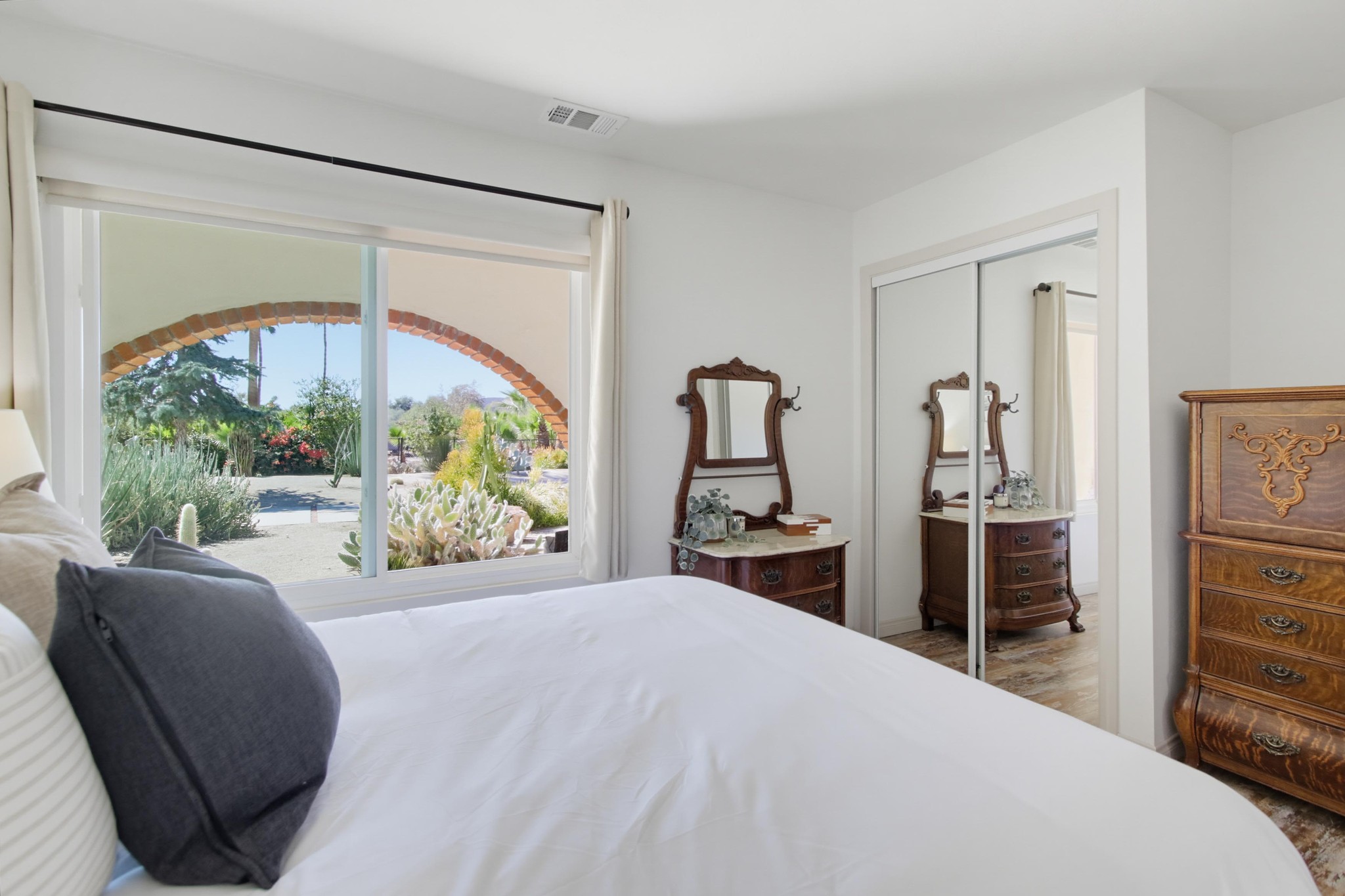 Virtual tour photo 70 of 195 for 4580 El Mirlo