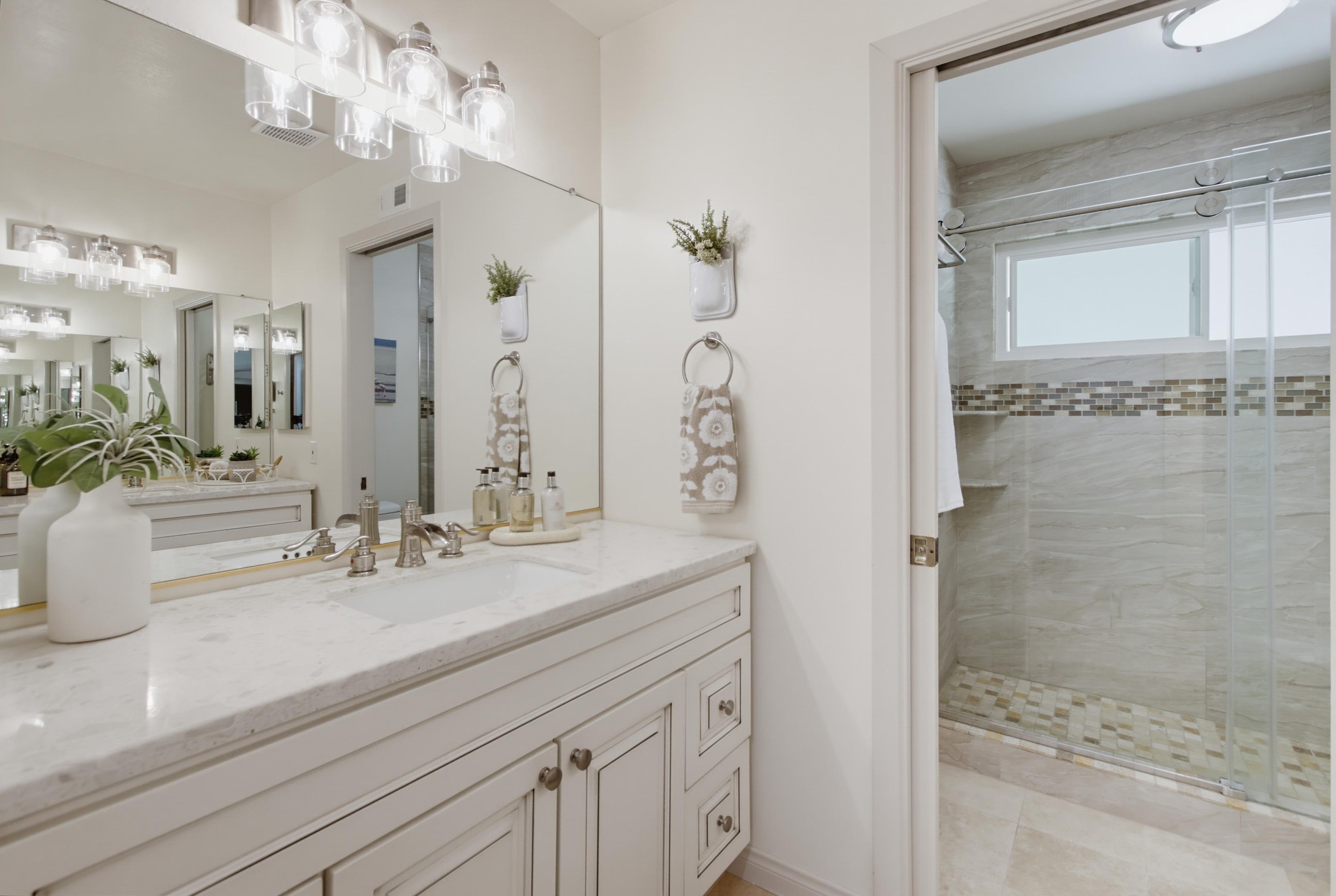 Virtual tour photo 73 of 195 for 4580 El Mirlo