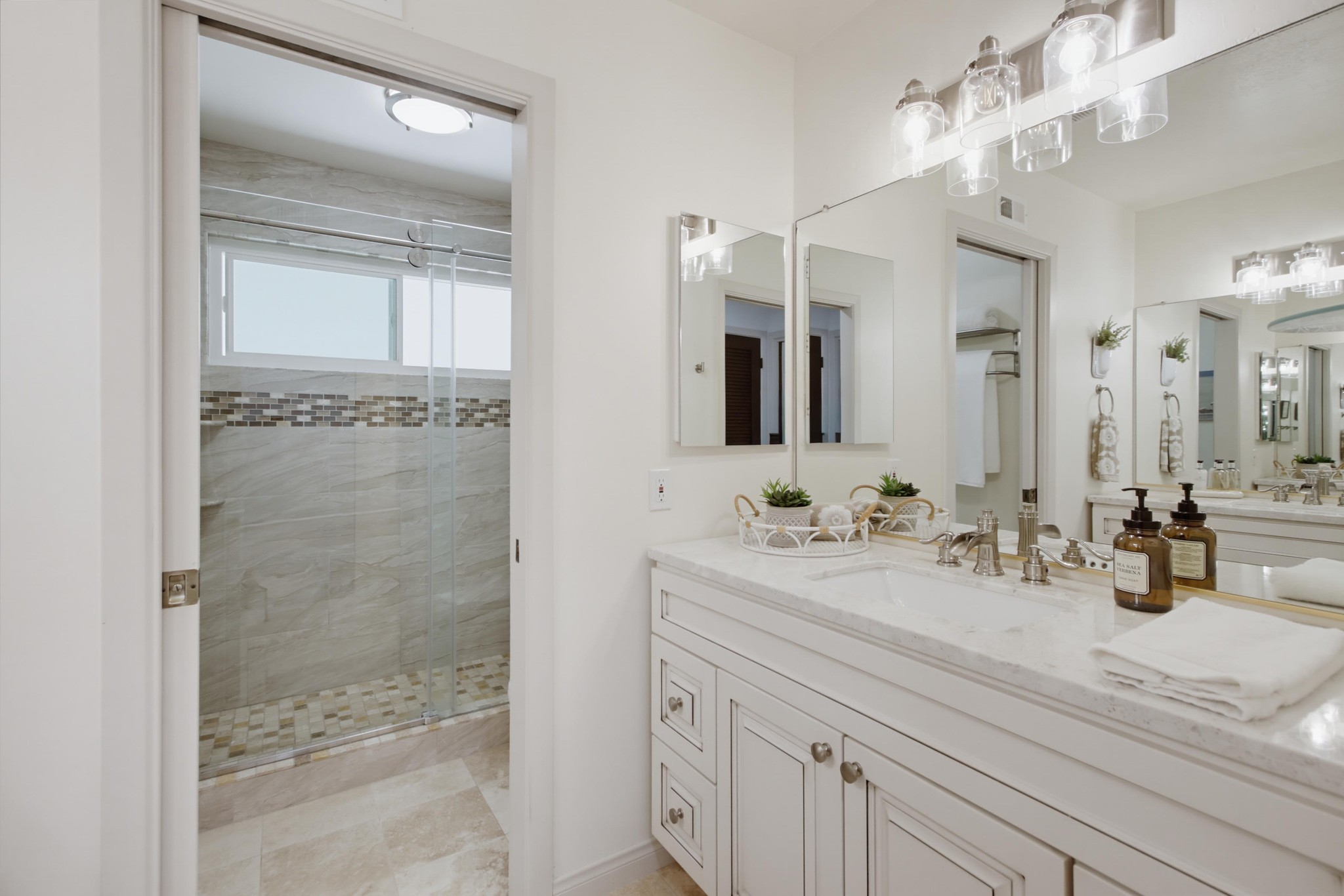 Virtual tour photo 74 of 195 for 4580 El Mirlo