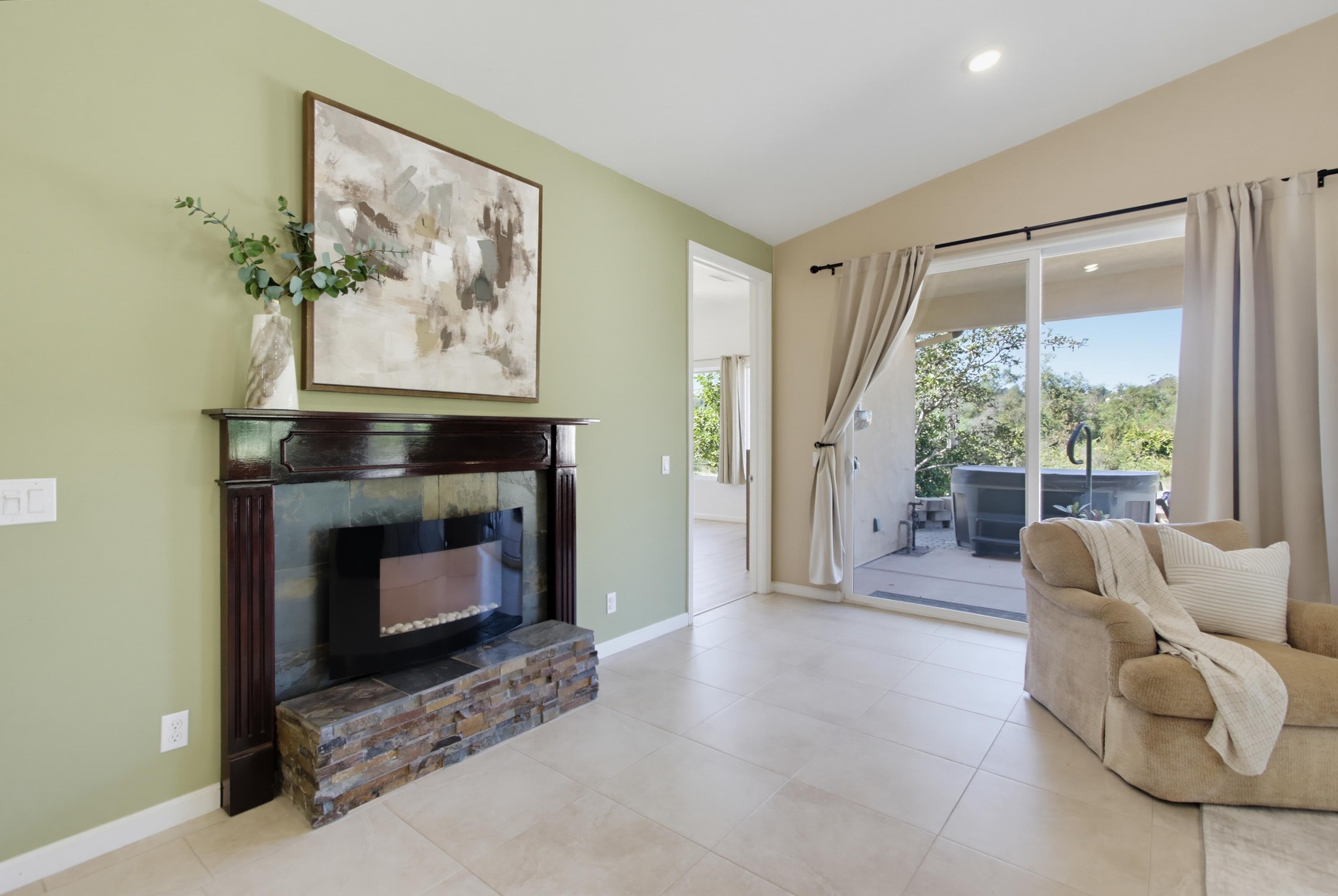 Virtual tour photo 95 of 195 for 4580 El Mirlo