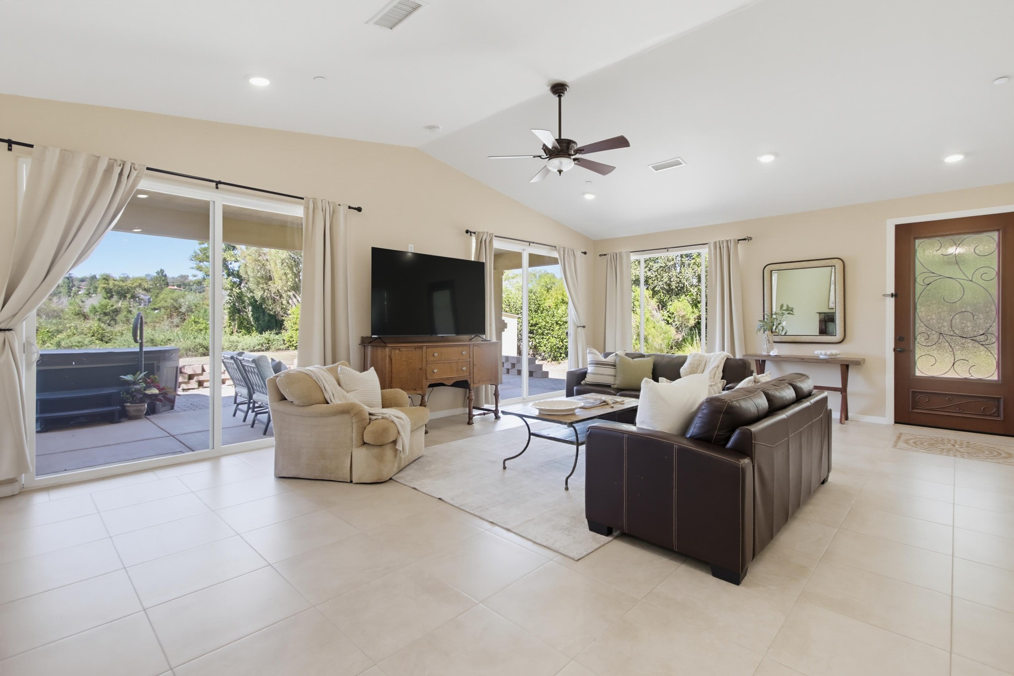 Virtual tour photo 96 of 195 for 4580 El Mirlo