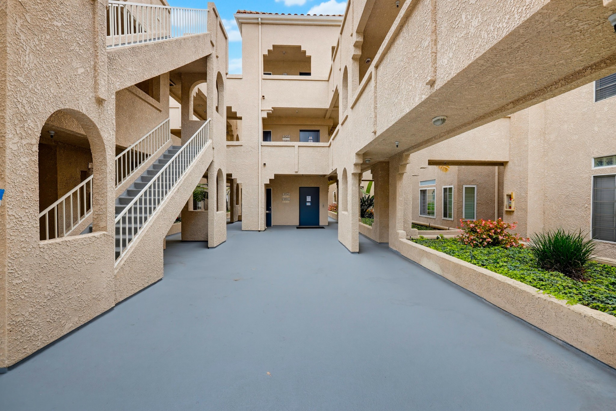 Virtual tour photo 5 of 53 for 4581 Warner Ave Apt 302