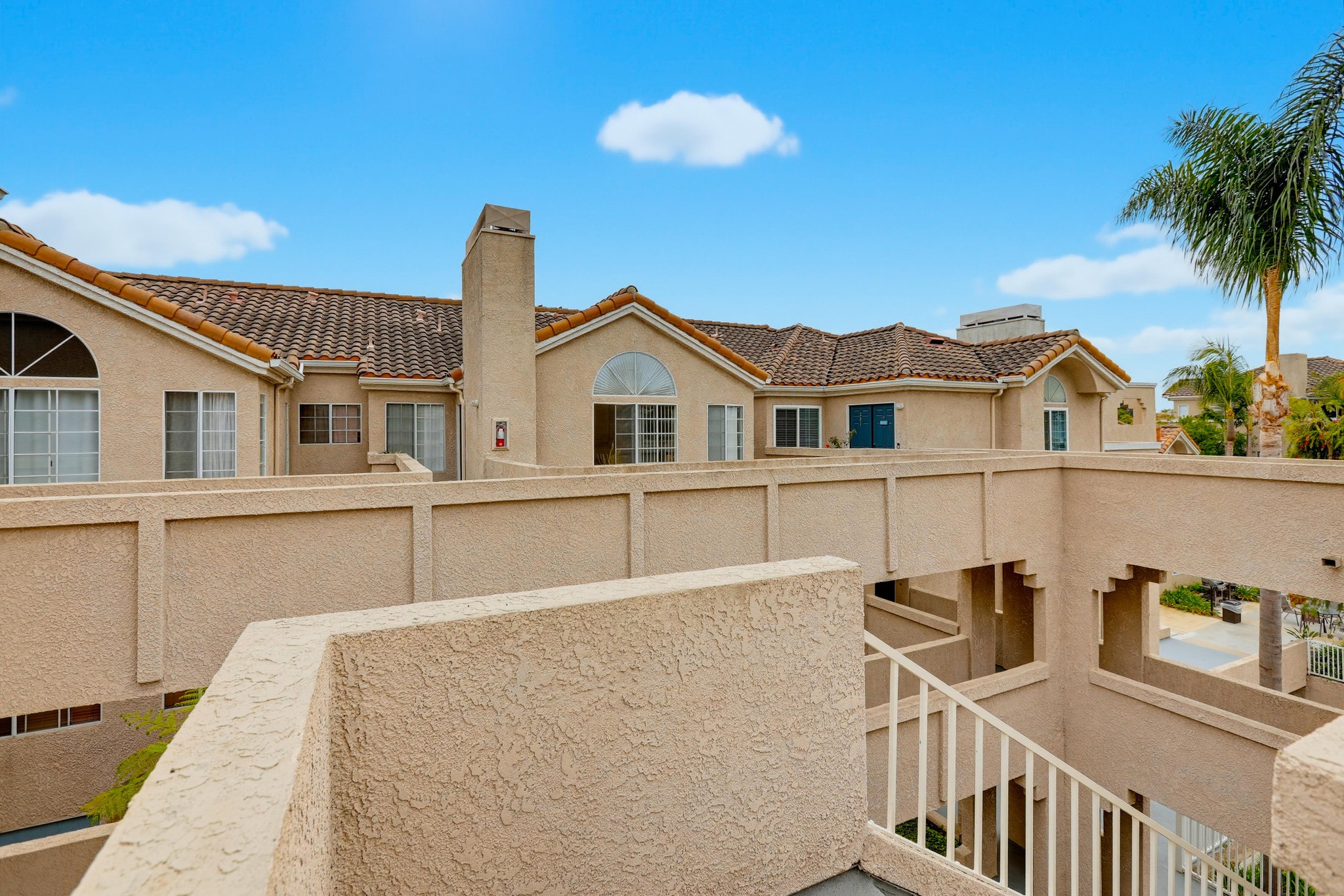Virtual tour photo 7 of 53 for 4581 Warner Ave Apt 302