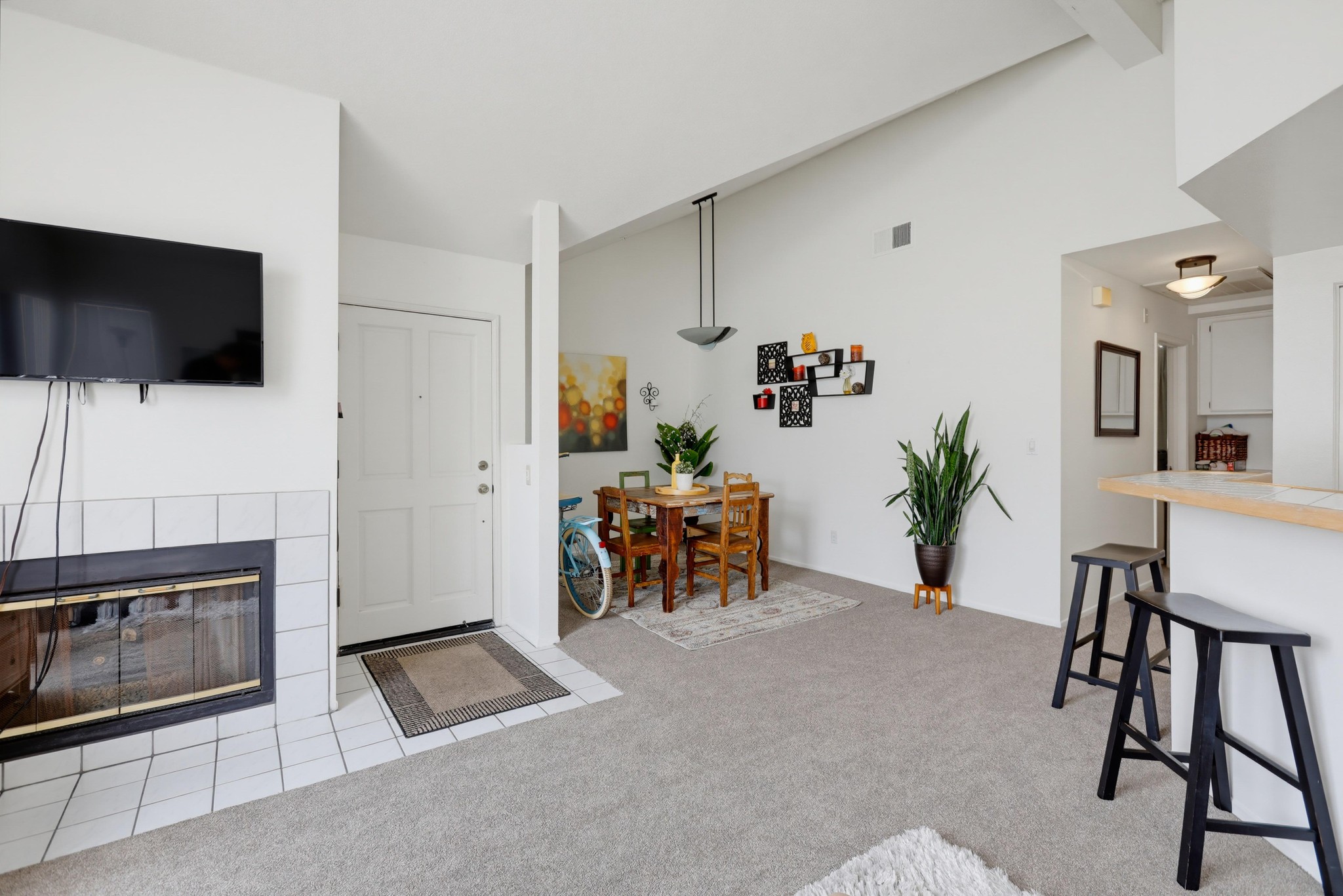 Virtual tour photo 18 of 53 for 4581 Warner Ave Apt 302