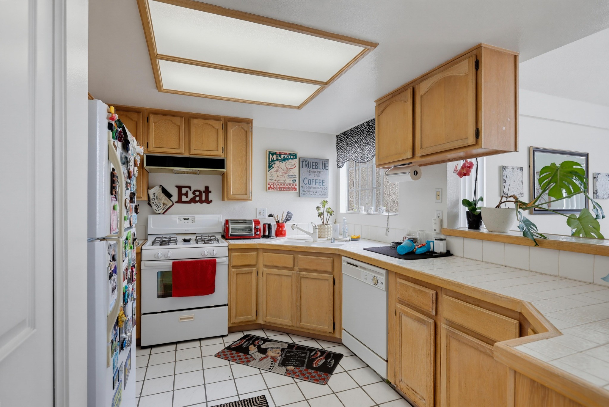 Virtual tour photo 22 of 53 for 4581 Warner Ave Apt 302
