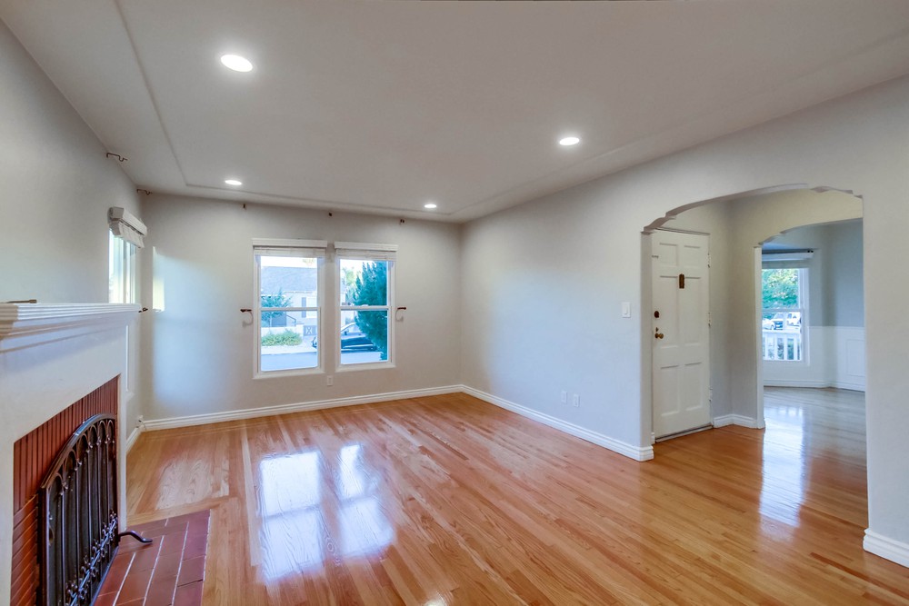 Virtual tour photo 18 of 63 for 4584 49th St