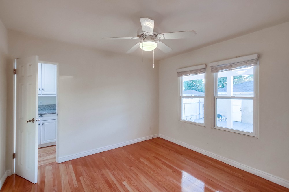Virtual tour photo 42 of 63 for 4584 49th St
