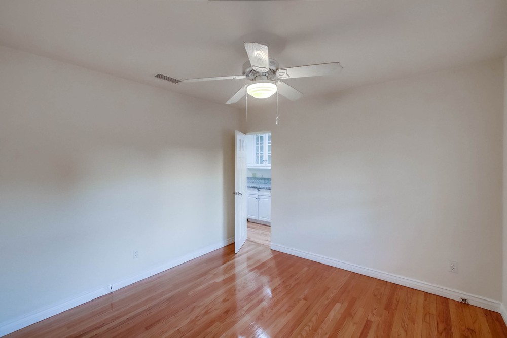 Virtual tour photo 43 of 63 for 4584 49th St