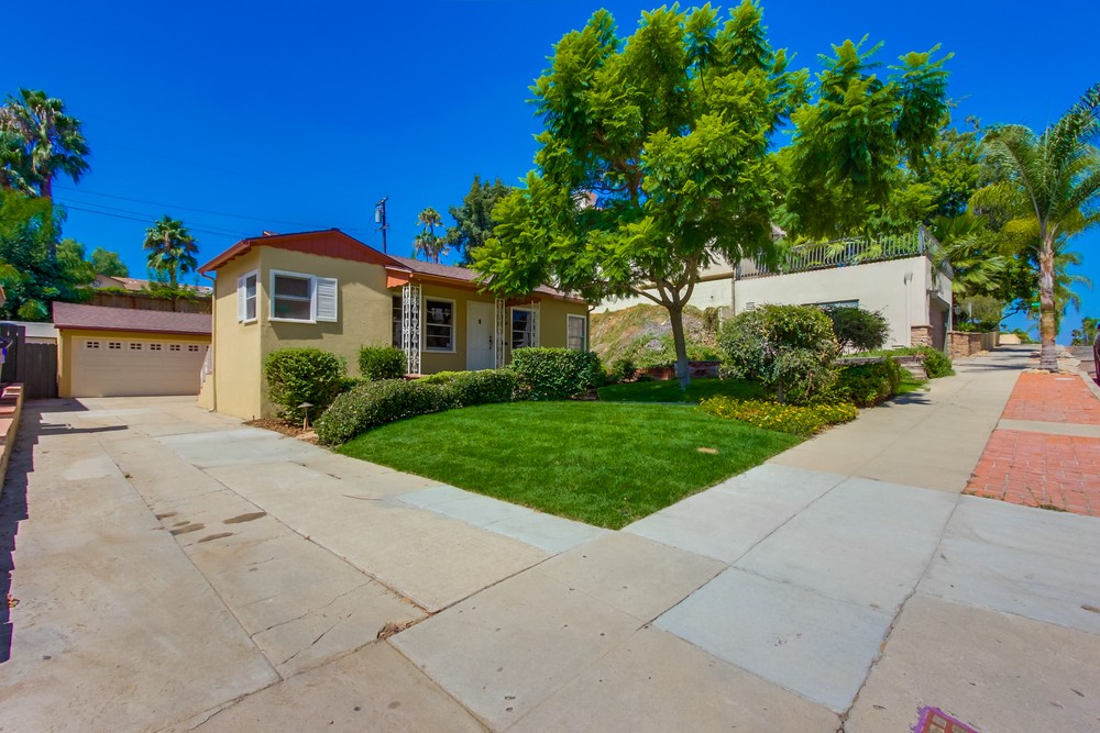 Virtual tour photo 1 of 30 for 4584 Van Dyke Ave
