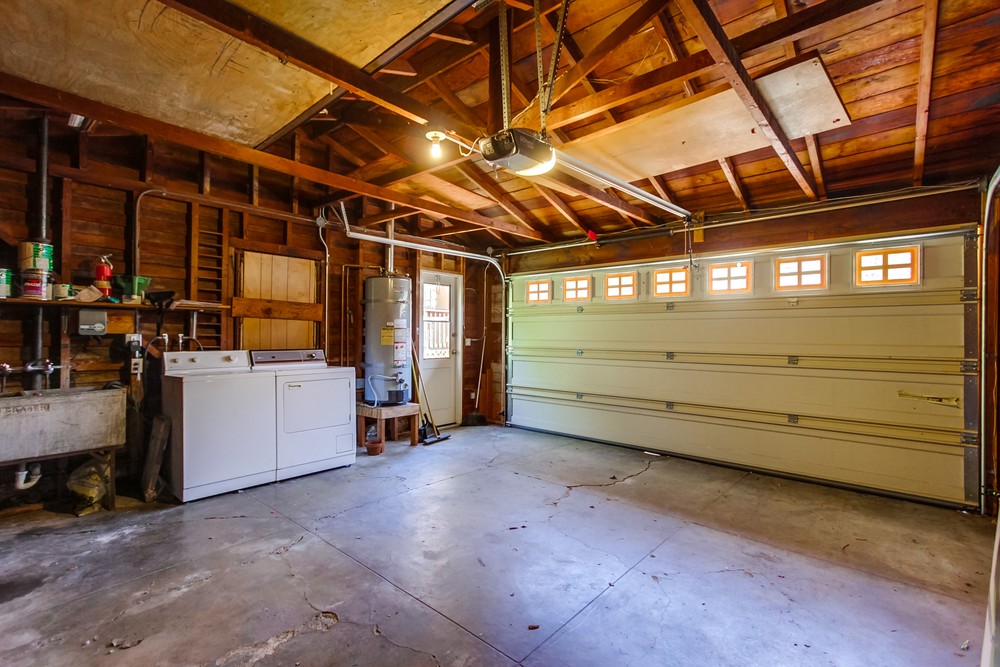 Virtual tour photo 21 of 30 for 4584 Van Dyke Ave