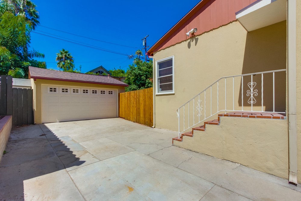 Virtual tour photo 30 of 30 for 4584 Van Dyke Ave