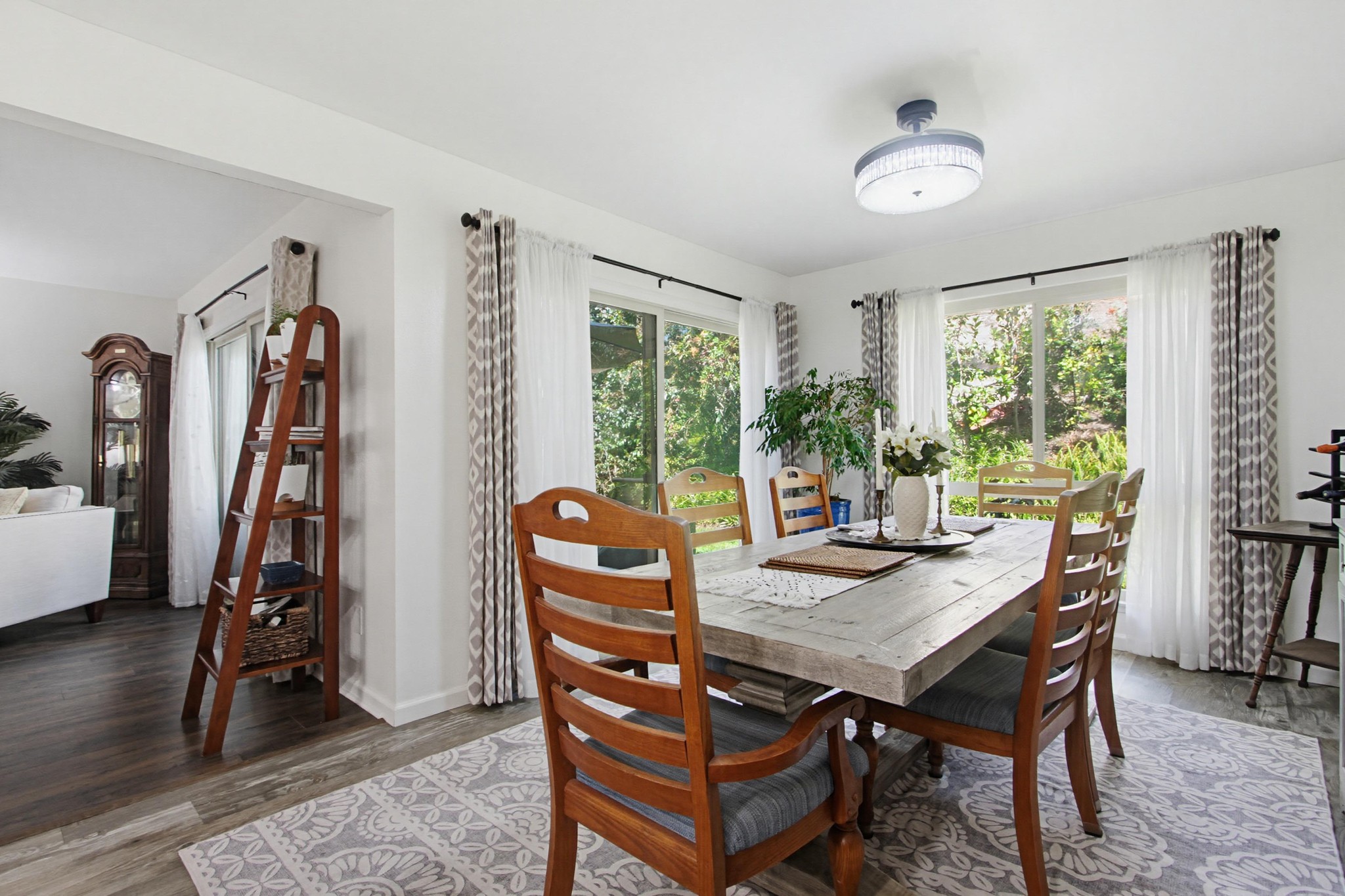Virtual tour photo 7 of 43 for 4608 Driftwood Cir
