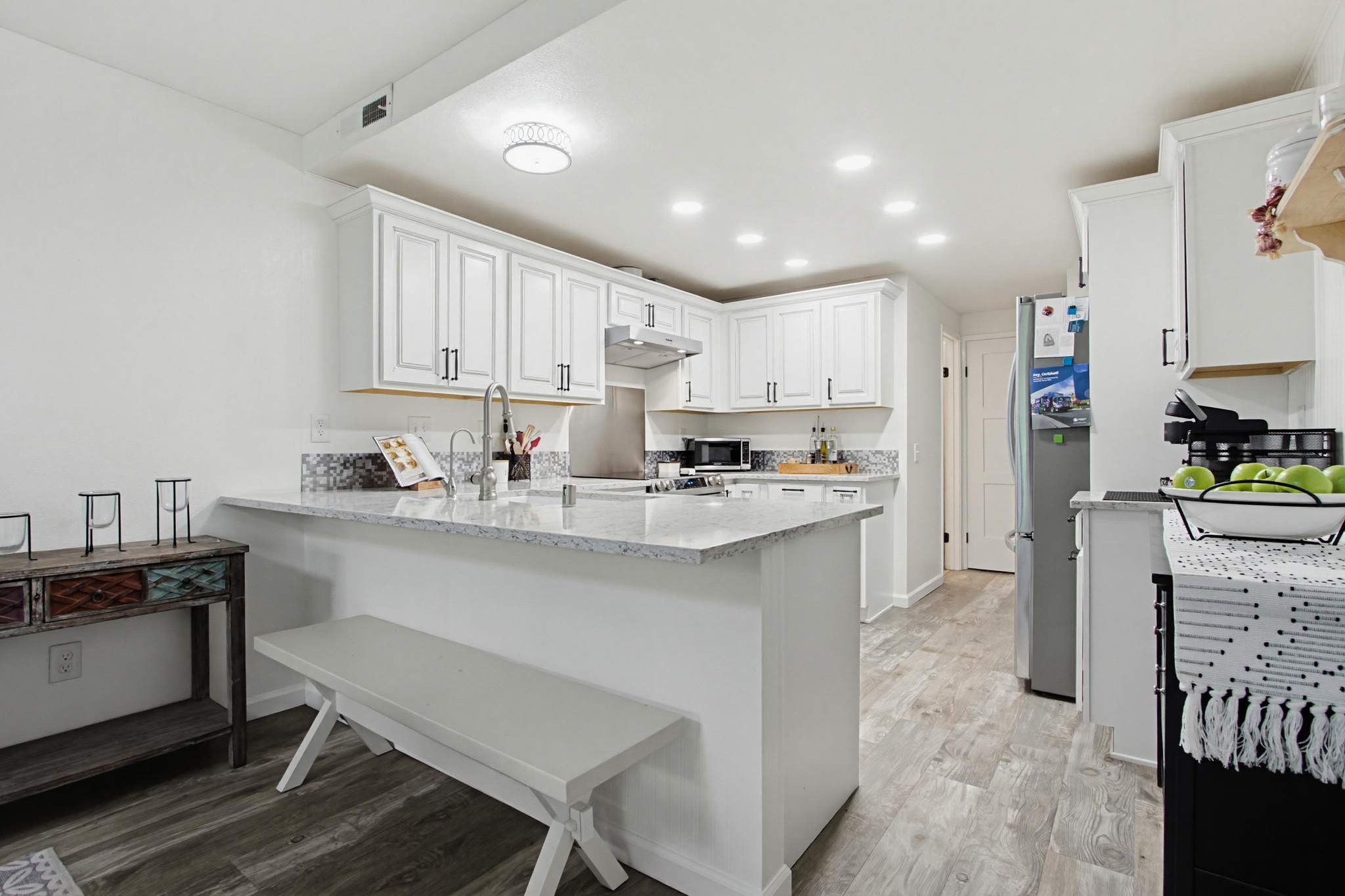 Virtual tour photo 10 of 43 for 4608 Driftwood Cir