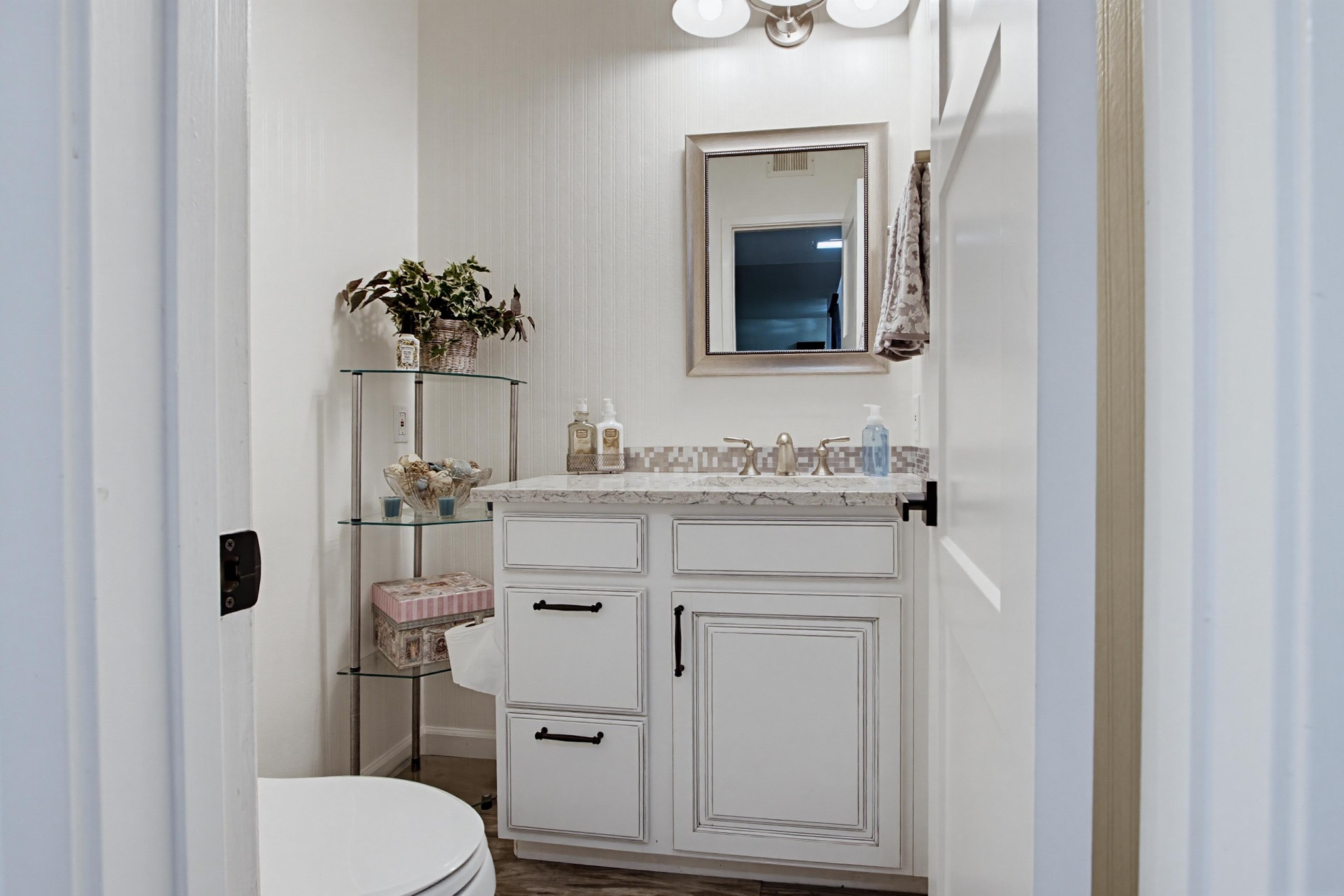 Virtual tour photo 15 of 43 for 4608 Driftwood Cir