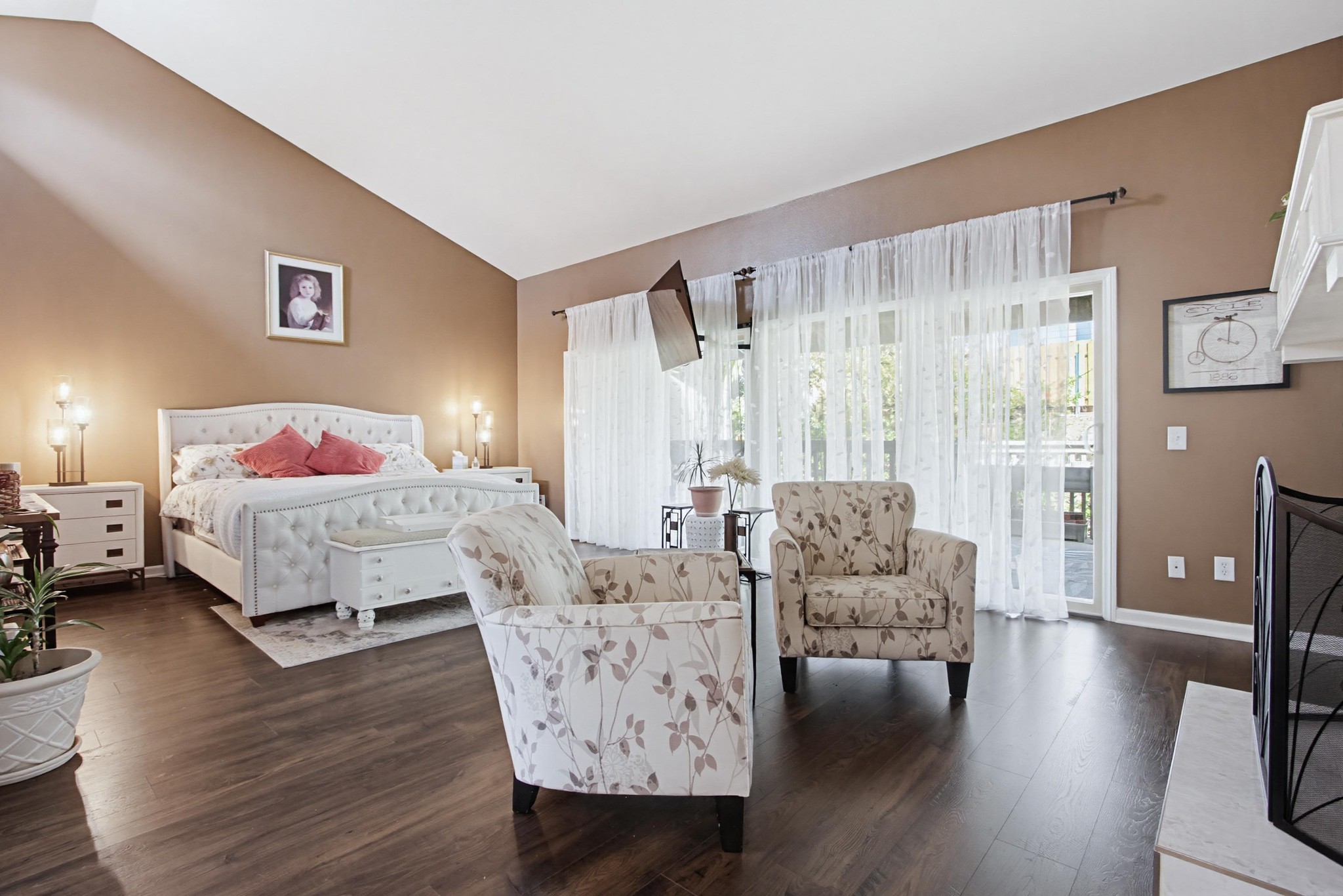 Virtual tour photo 17 of 43 for 4608 Driftwood Cir