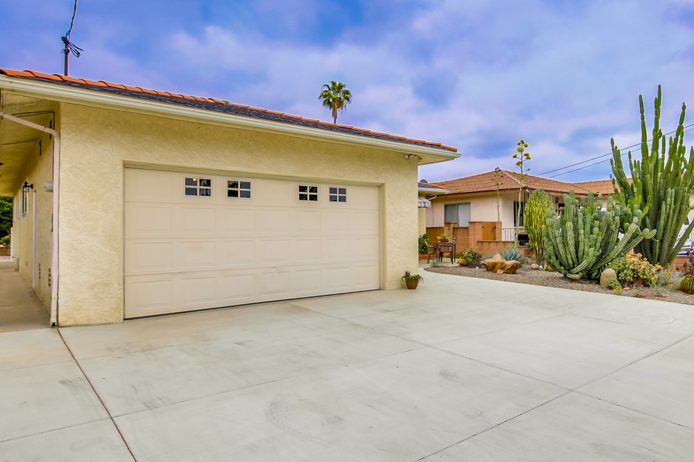 Virtual tour photo 3 of 46 for 4609 Seminole Dr