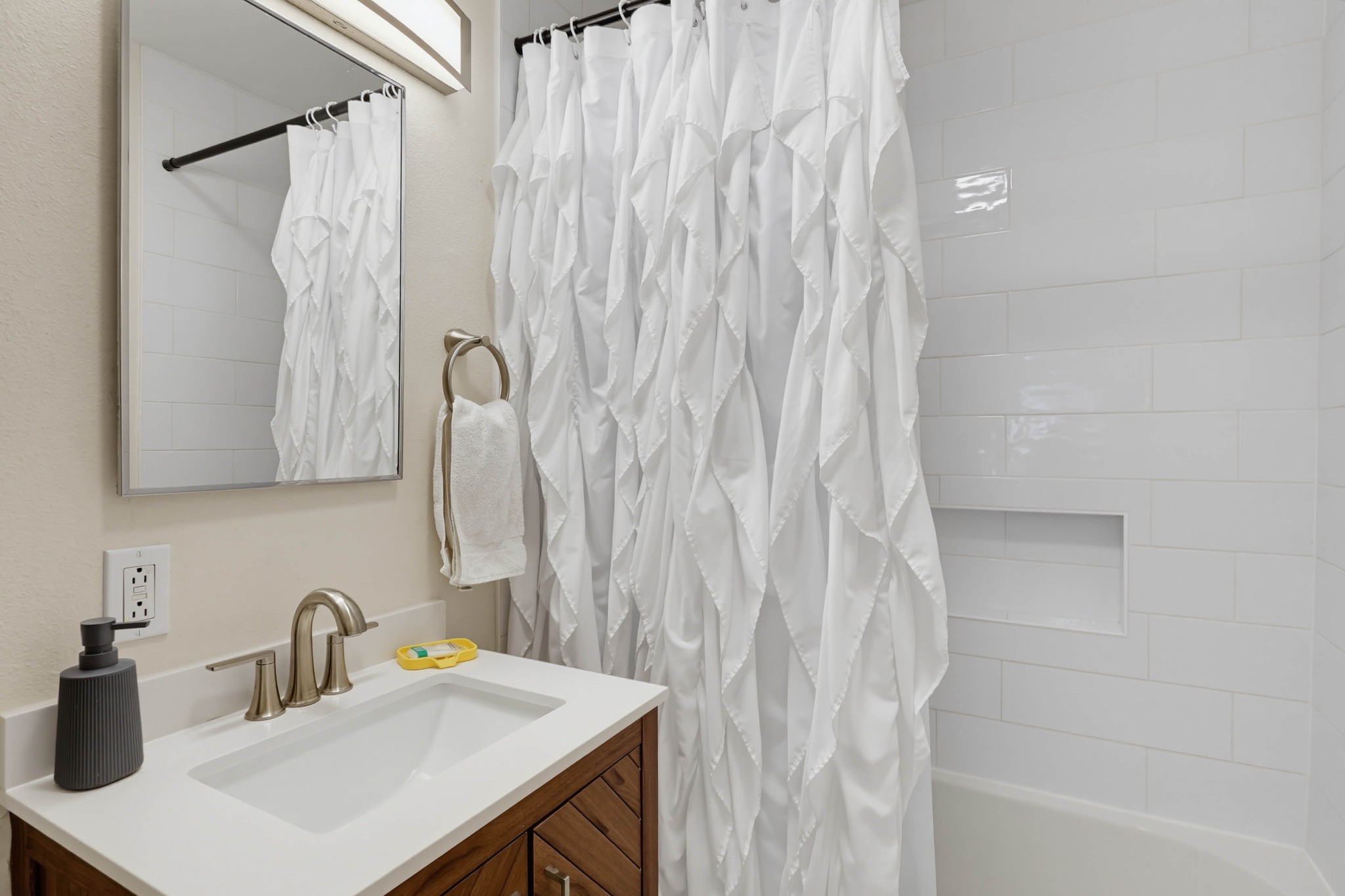 Virtual tour photo 27 of 40 for 4610 Alabama St