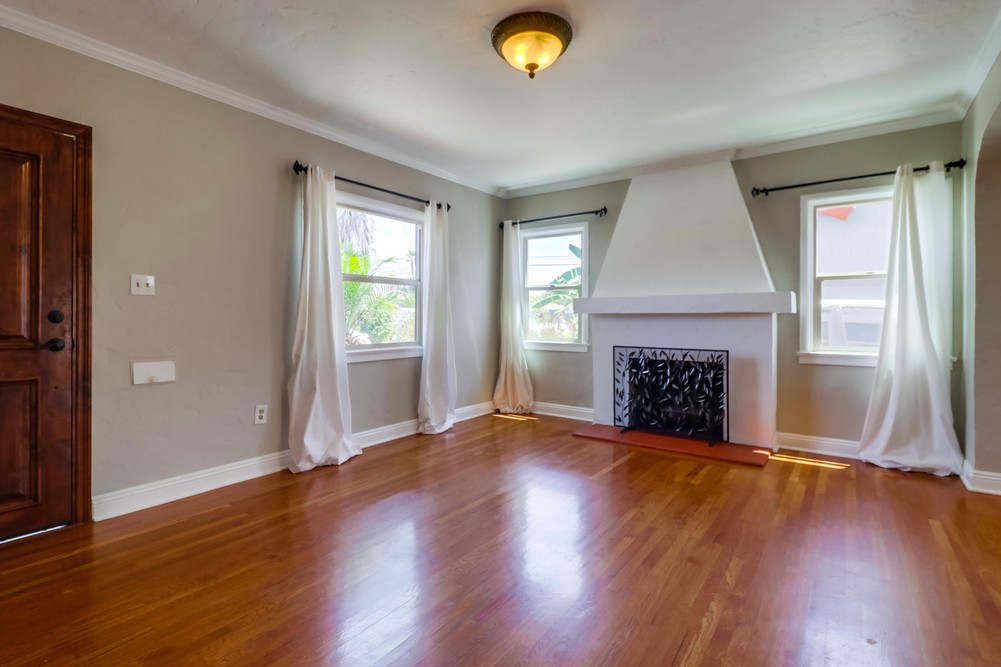 Virtual tour photo 10 of 38 for 4612 Wilson Ave