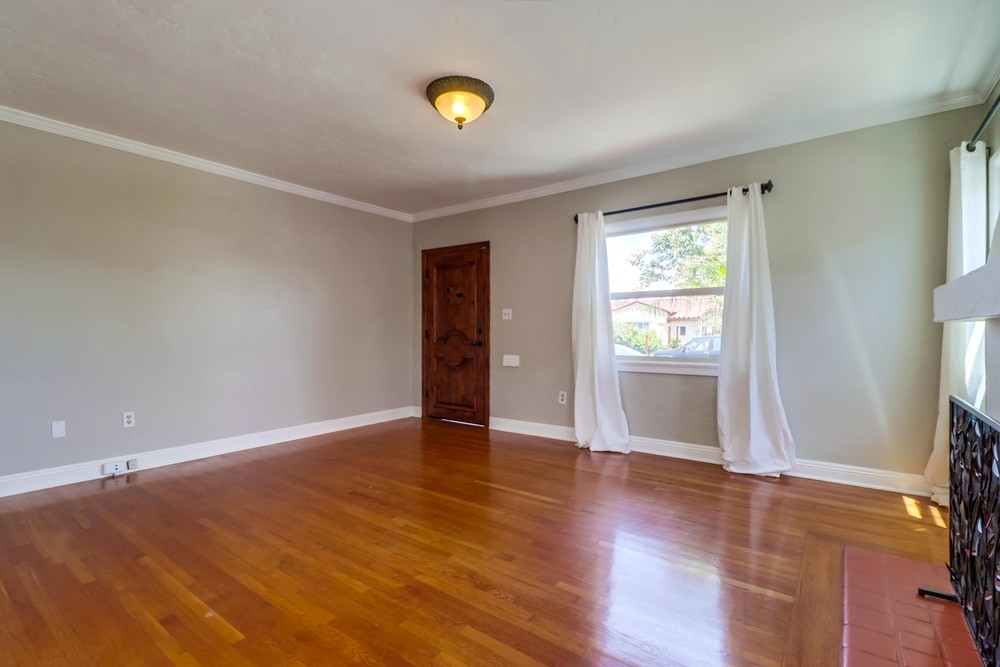 Virtual tour photo 11 of 38 for 4612 Wilson Ave