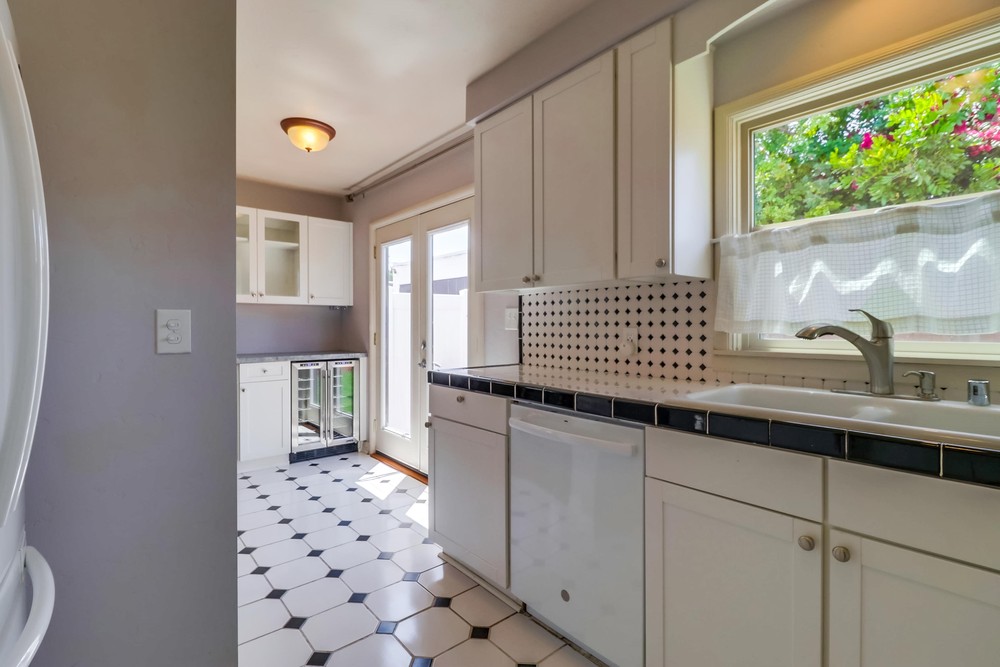 Virtual tour photo 19 of 38 for 4612 Wilson Ave