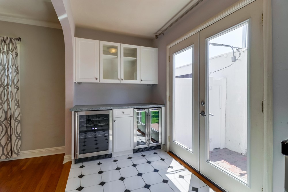 Virtual tour photo 20 of 38 for 4612 Wilson Ave