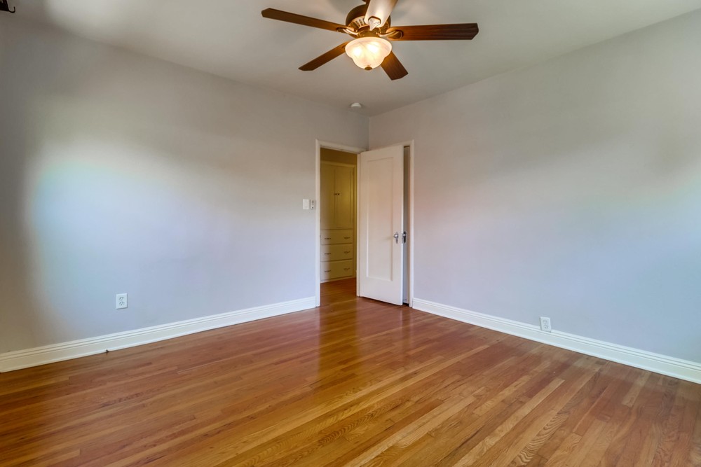 Virtual tour photo 27 of 38 for 4612 Wilson Ave