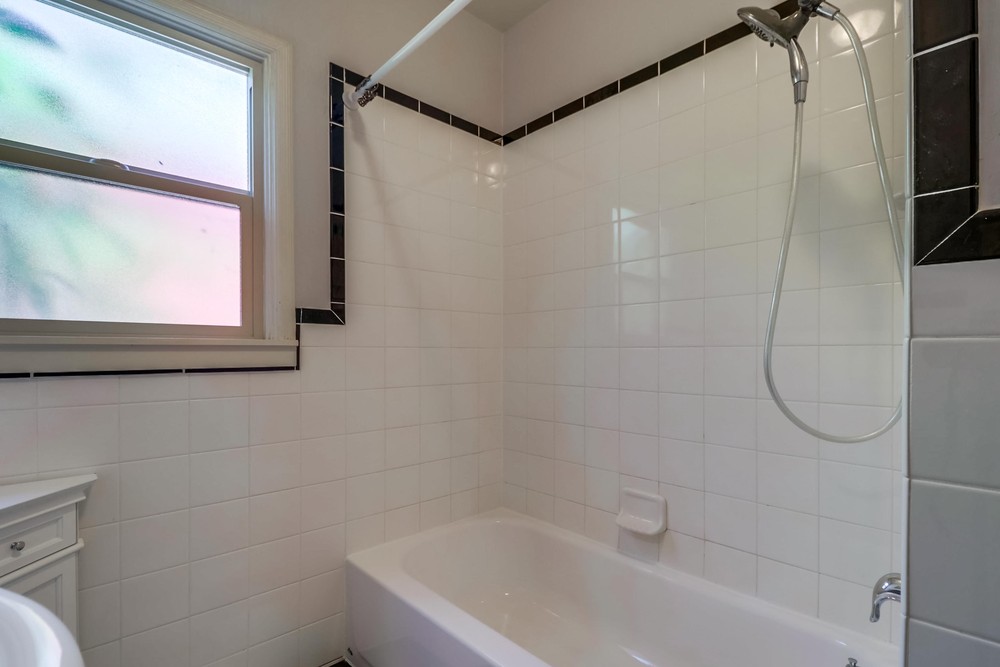 Virtual tour photo 31 of 38 for 4612 Wilson Ave