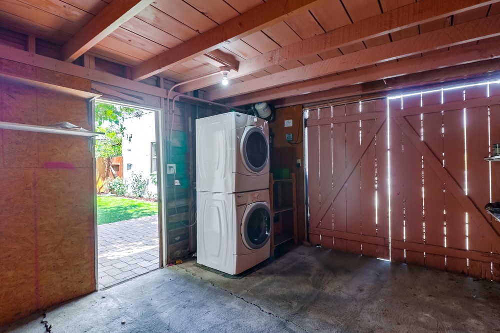 Virtual tour photo 32 of 38 for 4612 Wilson Ave