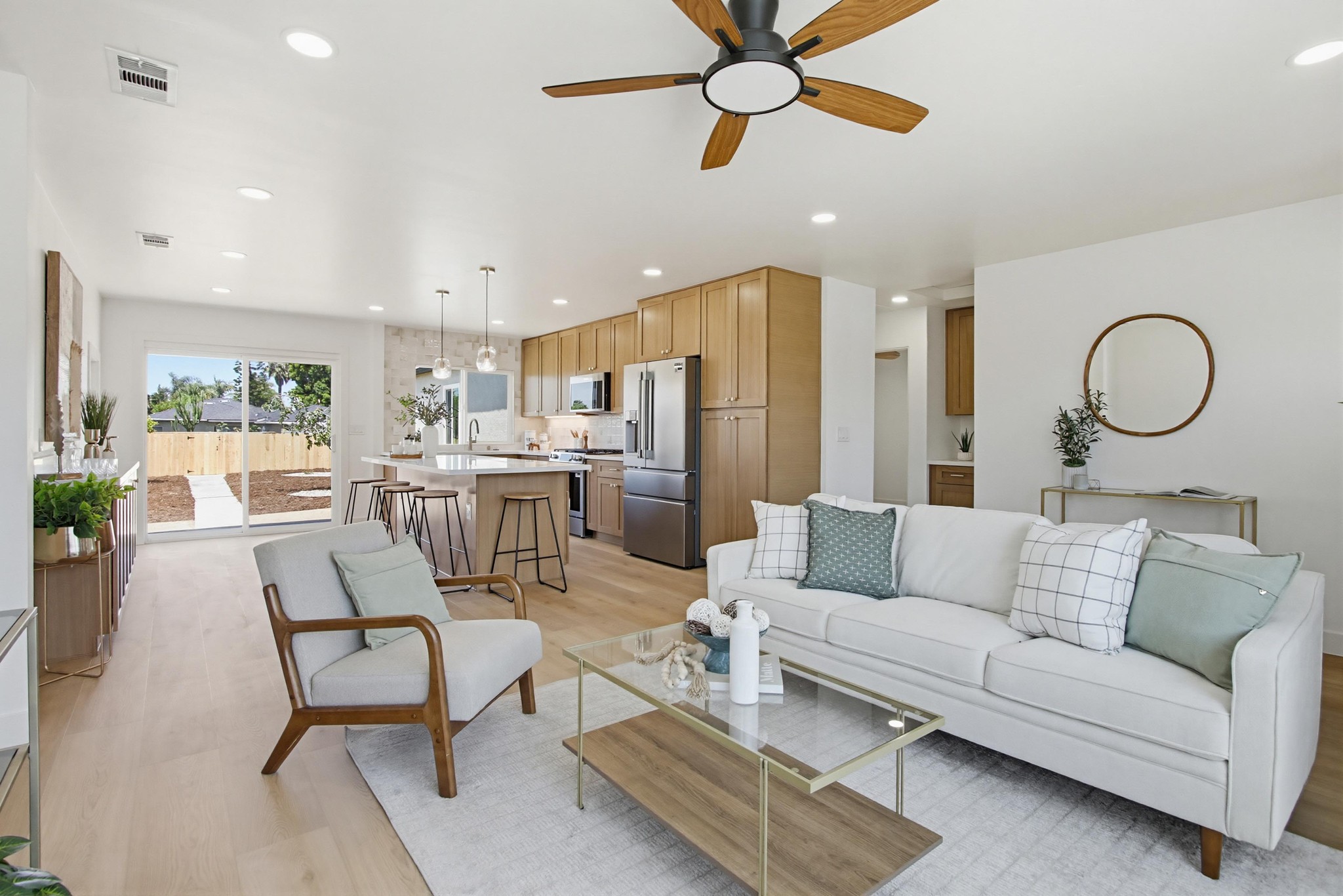 Virtual tour photo 10 of 39 for 4614 Winona Ave
