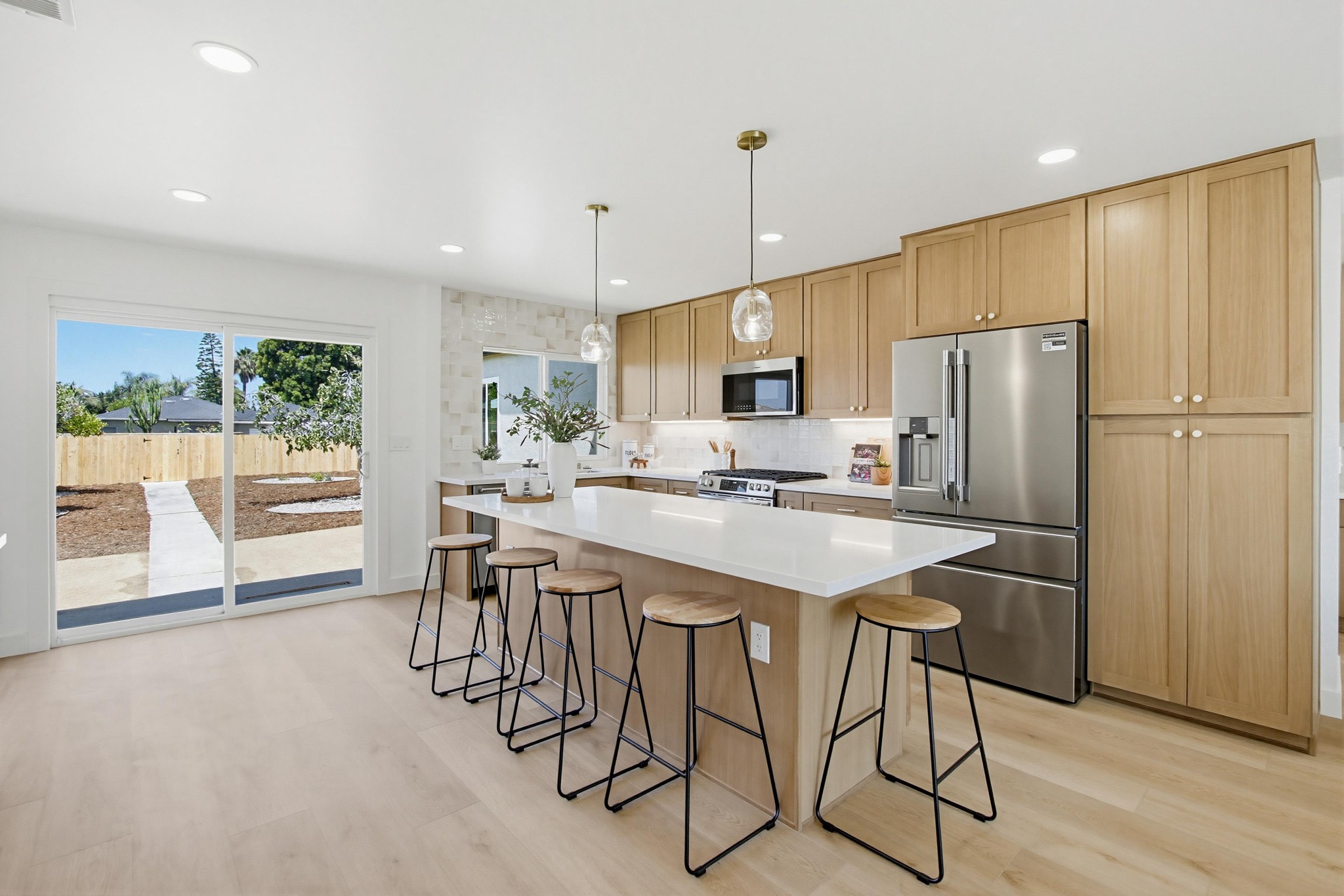 Virtual tour photo 11 of 39 for 4614 Winona Ave